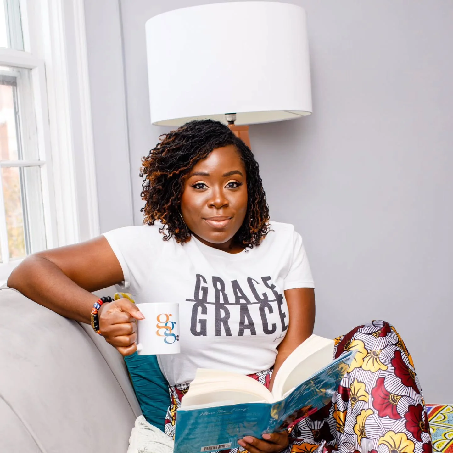 Sometimes we all need a little bit of grace as we enter a new year. So here's your memo to take it easy and paxe yourself... even when it feels like everything around you is on fire. 

@thegraceupongraceco branding shoot will always remind me that we