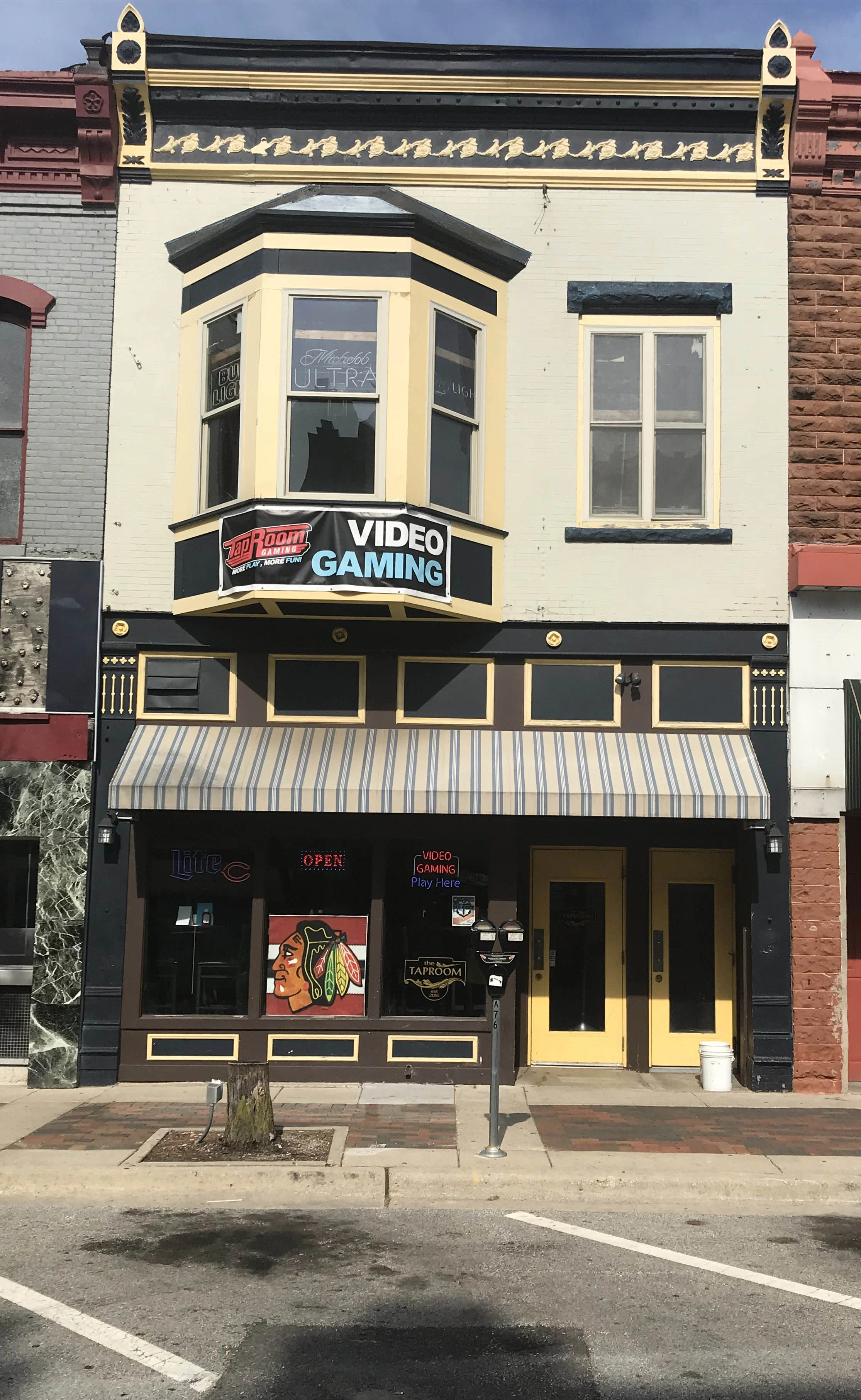 strategy-driven-marketing-taproom-trs-front-row-17-north-bar-grill-drink-food-specials.jpg