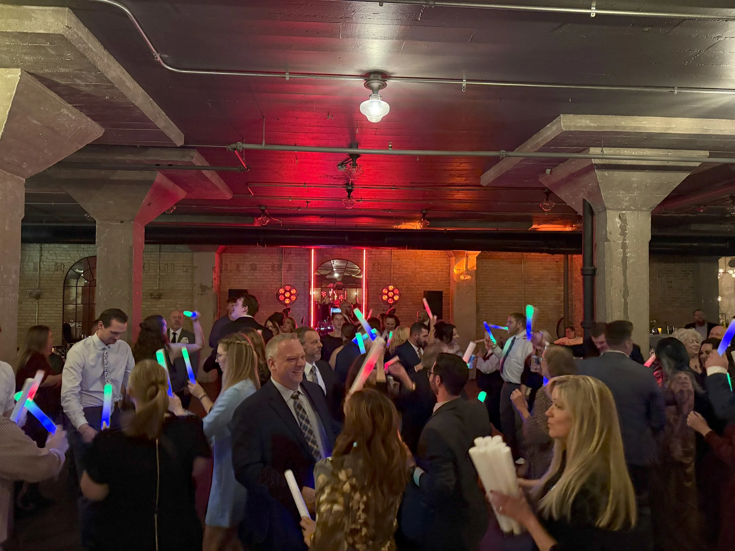 Why Wedding Songs Still Work and How DJs Keep Dance Floors Packed All Night