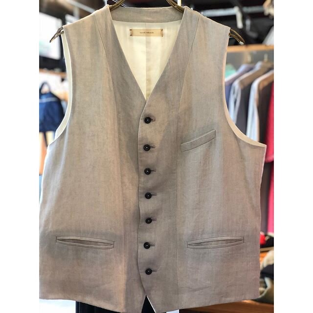 ・
・
suzuki takayuki

S203-14
waistcoat ⅱ 
beige ・
・
・

店内一部商品 20〜30%オフ

クーポンコード入力で送料無料
コード「FREE20SS」
(コードの有効期限は7/31まで) 6月18日(木) 0時〜　
pre saleスタート
期間限定で送料無料キャンペーンも行います。この機会に是非店頭、オンラインでご覧くださいませ。

銀行振り込みや代引きでのお支払いも可能でございます。店頭への電話、メール、DMまて