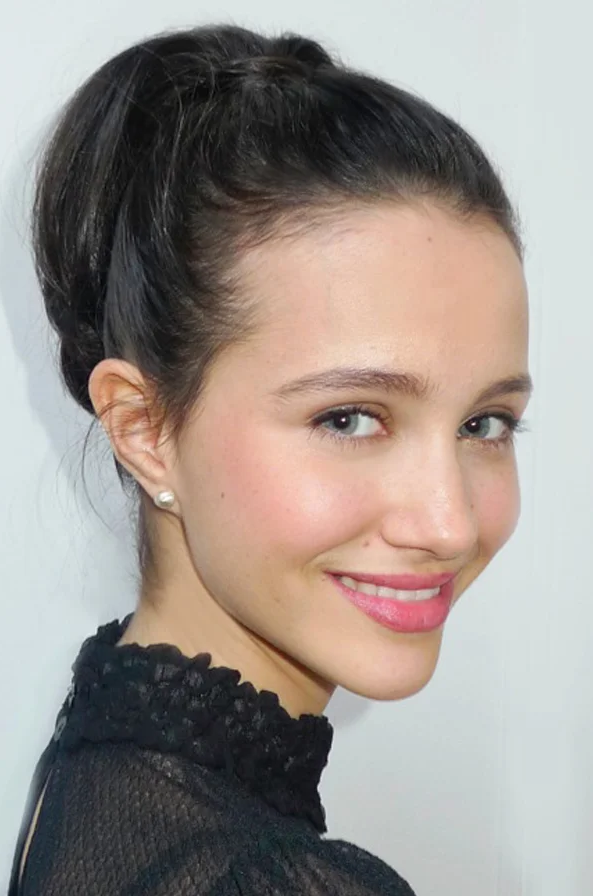 Julia Goldani Telles