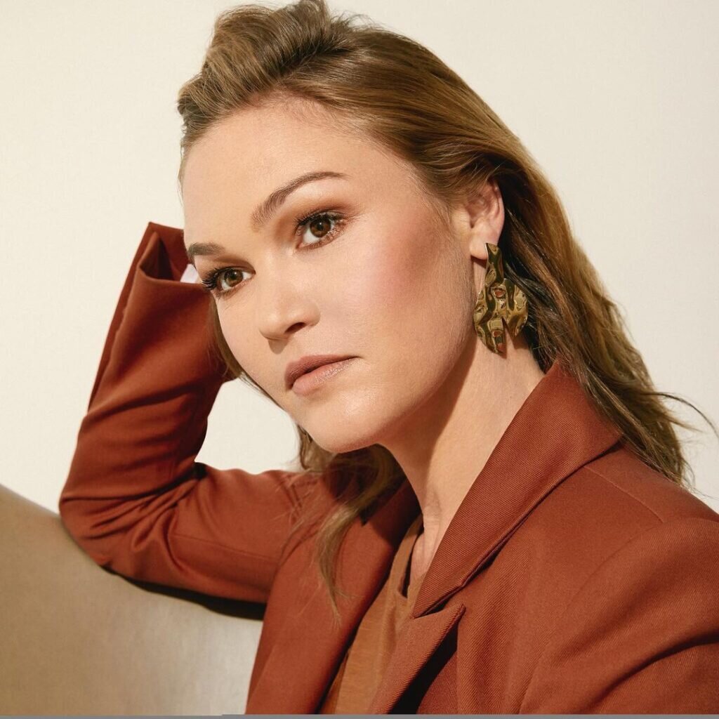 Julia Stiles