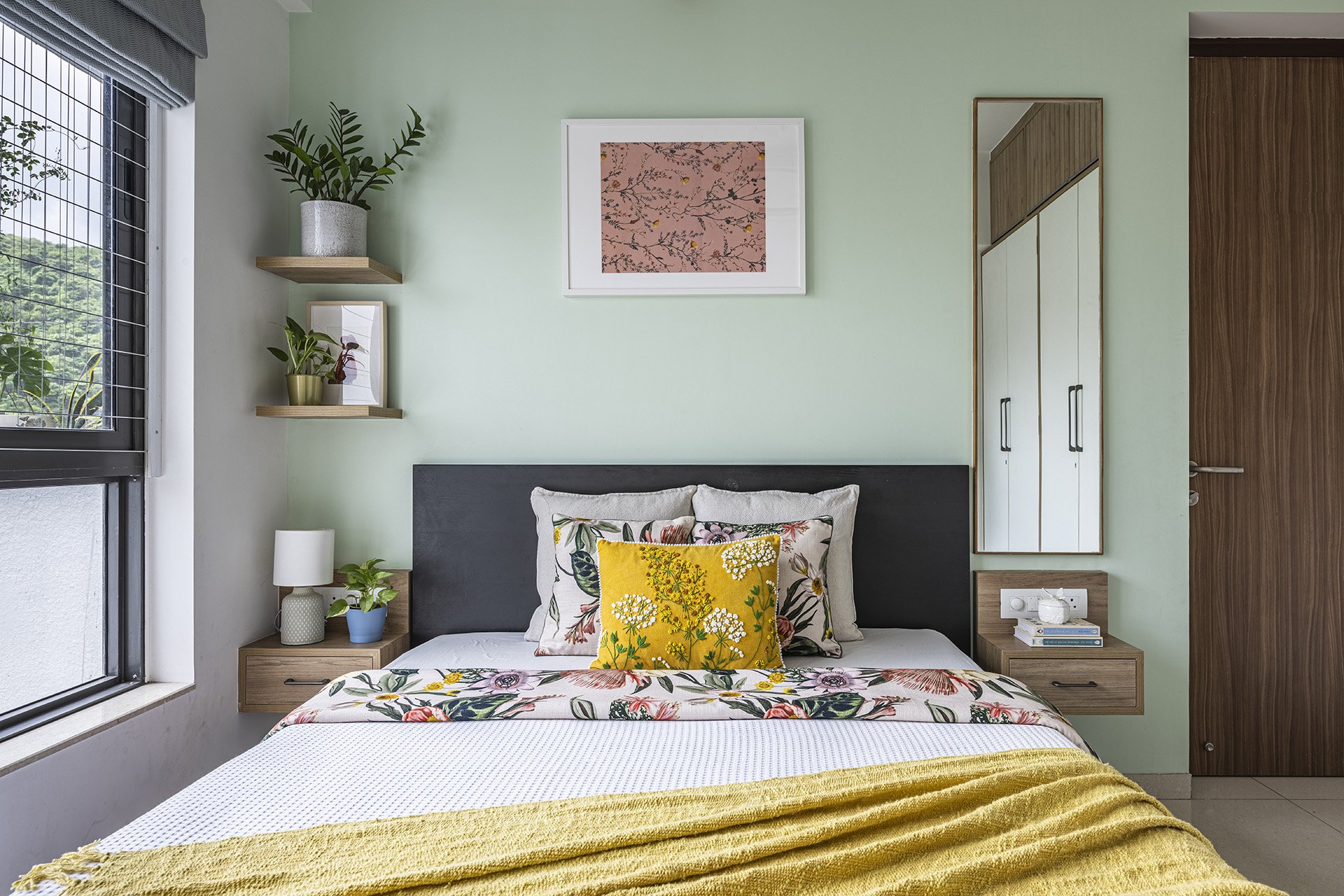 Guest bedroom 1.jpg