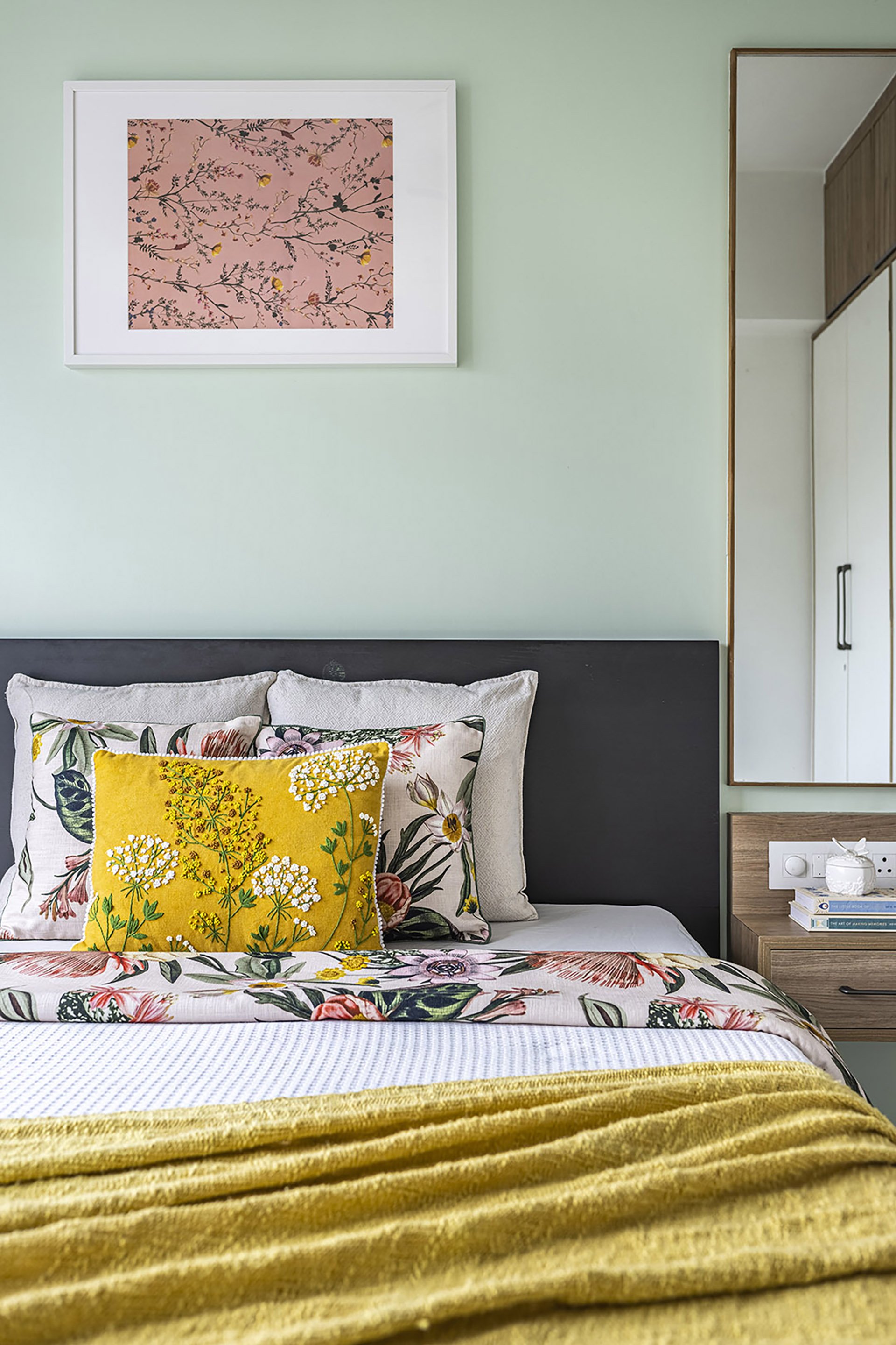 Guest bedroom 2.jpg