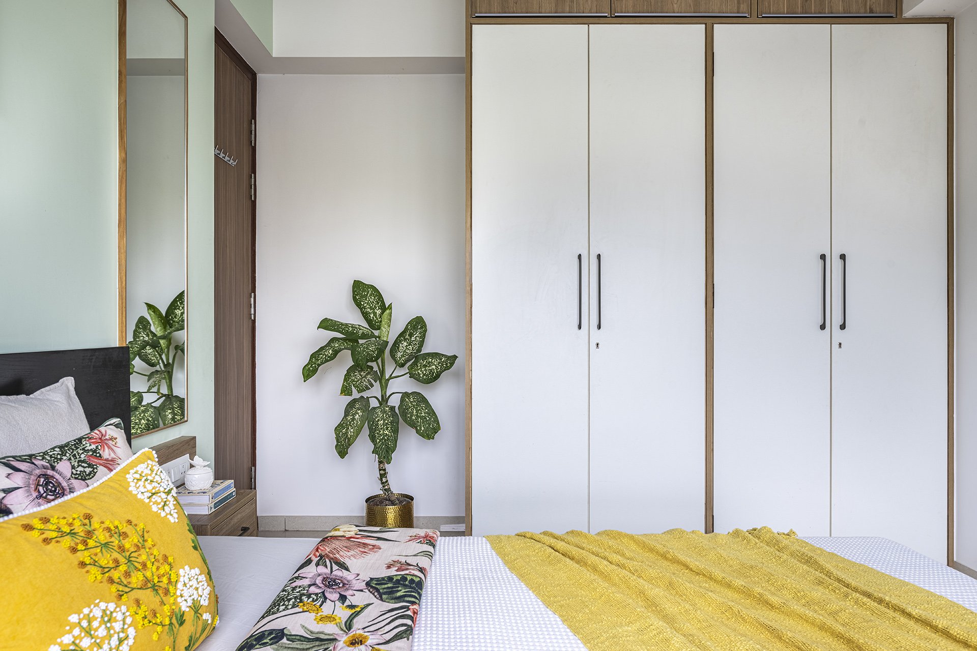 Guest bedroom 4.jpg