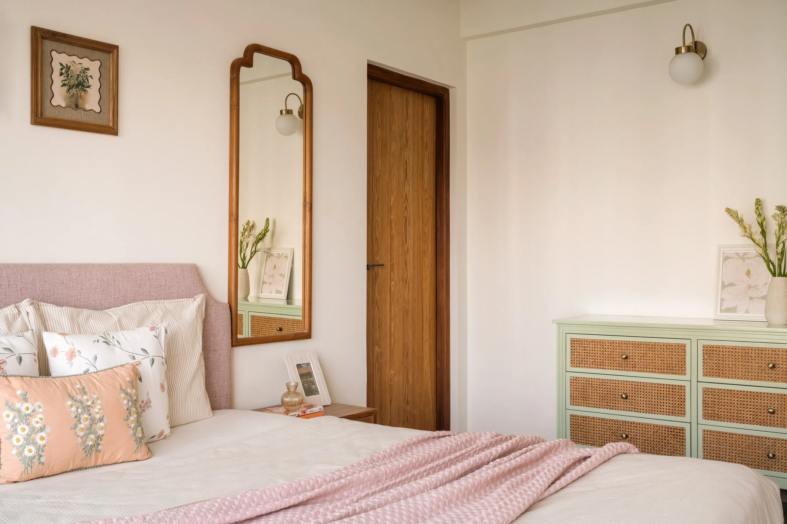 18 - bedroom dresser detailing.jpg