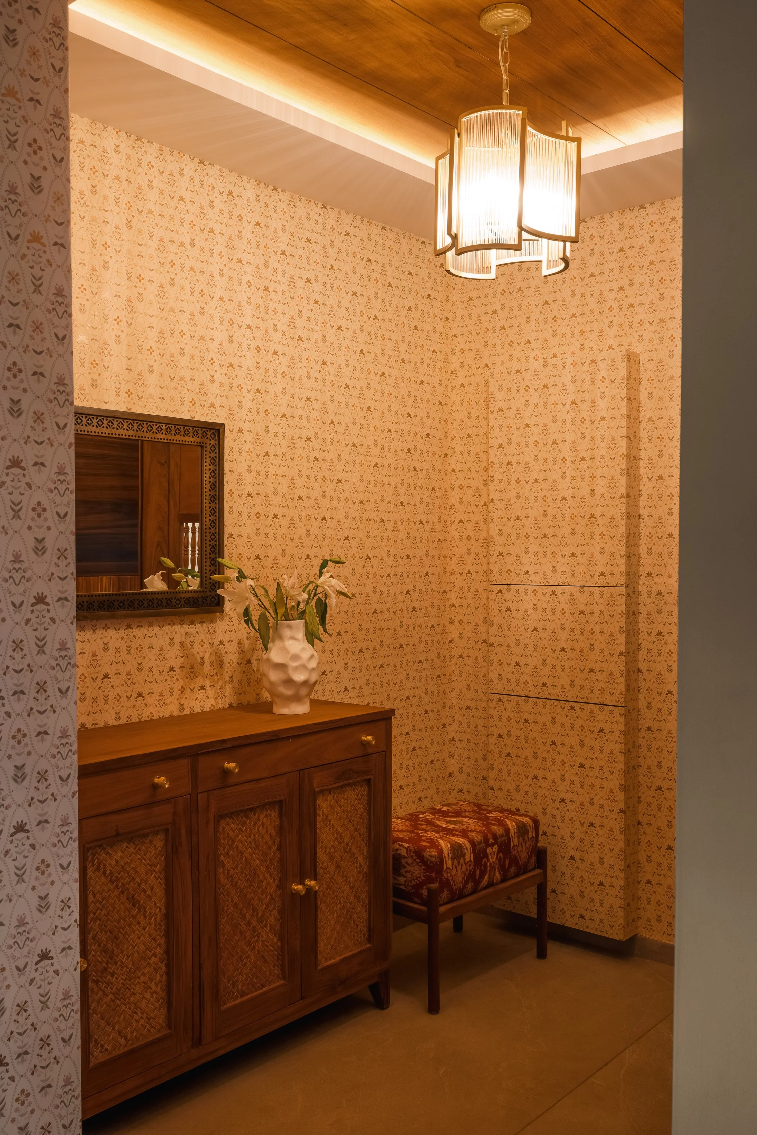 27 - entryway lighting.jpg