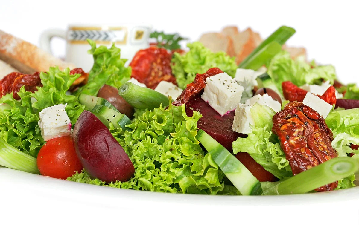1200px-Salad_platter02.jpg