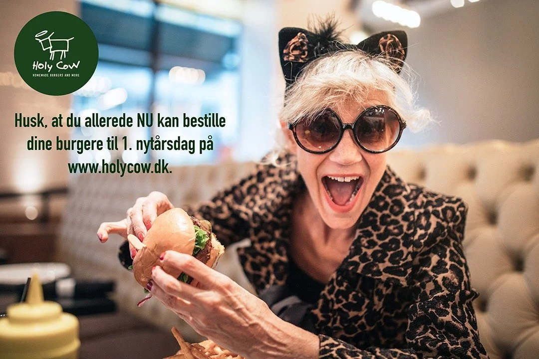 Godt nyt&aring;r fra os hos Holy Cow! 🎉🍔
Vi vil gerne takke jer for et fantastisk &aring;r og for at g&oslash;re Holy Cow til noget helt s&aelig;rligt. 
Vi holder &aring;bent 1. nyt&aring;rs dag fra kl. 12:00 til 20:00
Velkommen i 2025 &ndash; vi s