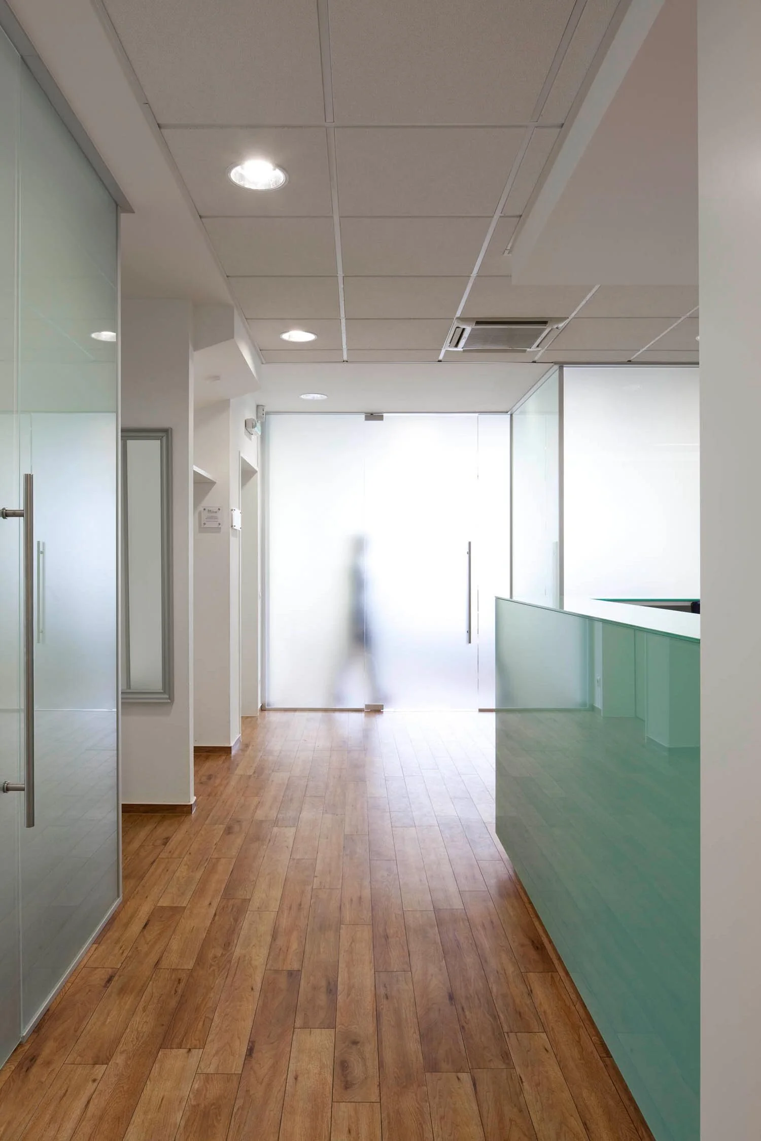 05_ht_architektur_muenster_praxis_gesundheit_modern_innenarchitektur_empfangstheke.jpg