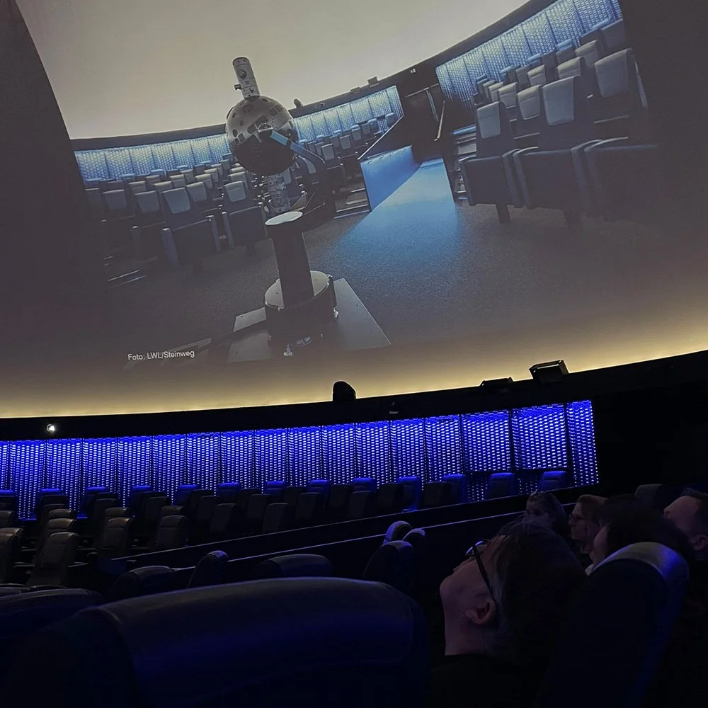 Büroausflug zum Planetarium