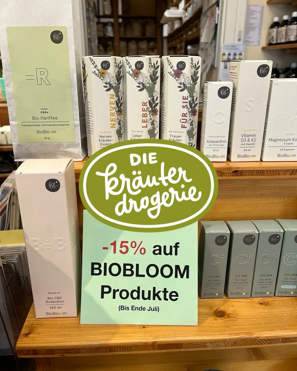 Bis Ende Juli gibt es -15% auf alle Produkte von Biobloom! 💚⁠
⁠
Hochwertige nat&uuml;rliche Helfer f&uuml;r dein Wohlbefinden aus dem Seewinkel:
✨ Bio CBD-&Ouml;le
🧴 Nahrungserg&auml;nzungsmittel⁠
🌸 Kr&auml;uter Essenzen
🌿 Hanftee⁠
⁠
Alles in h&o