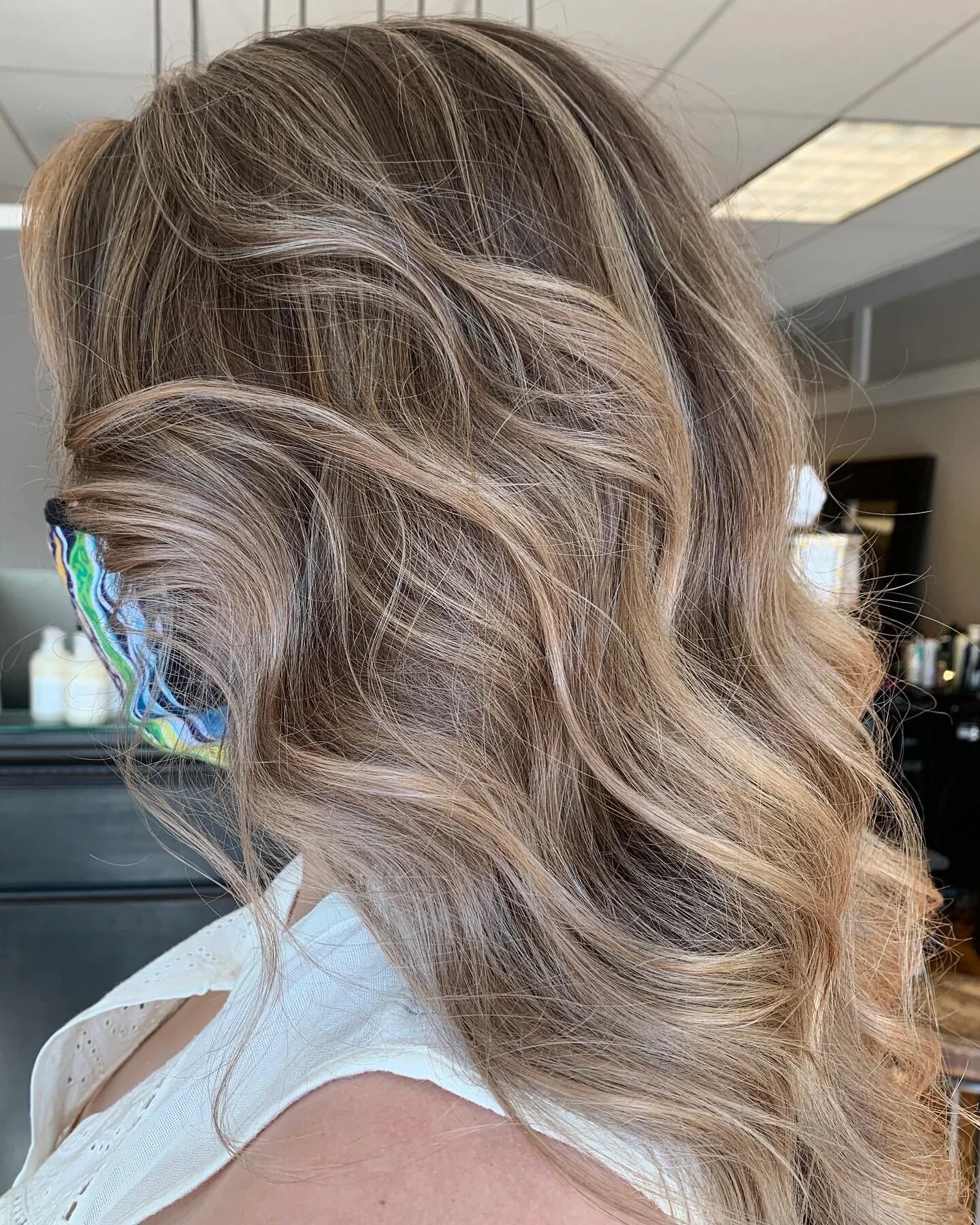 Summer blonde on this beauty ✨ 
.
.
.
.
Stylist ~ @nikmongan_hair