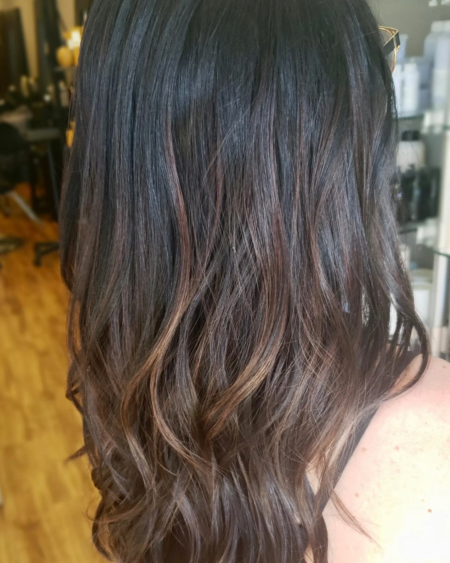 Brunette balayage ✨ 
.
.
.
.
.
.
.
.
Stylist~ @brookes_powhair