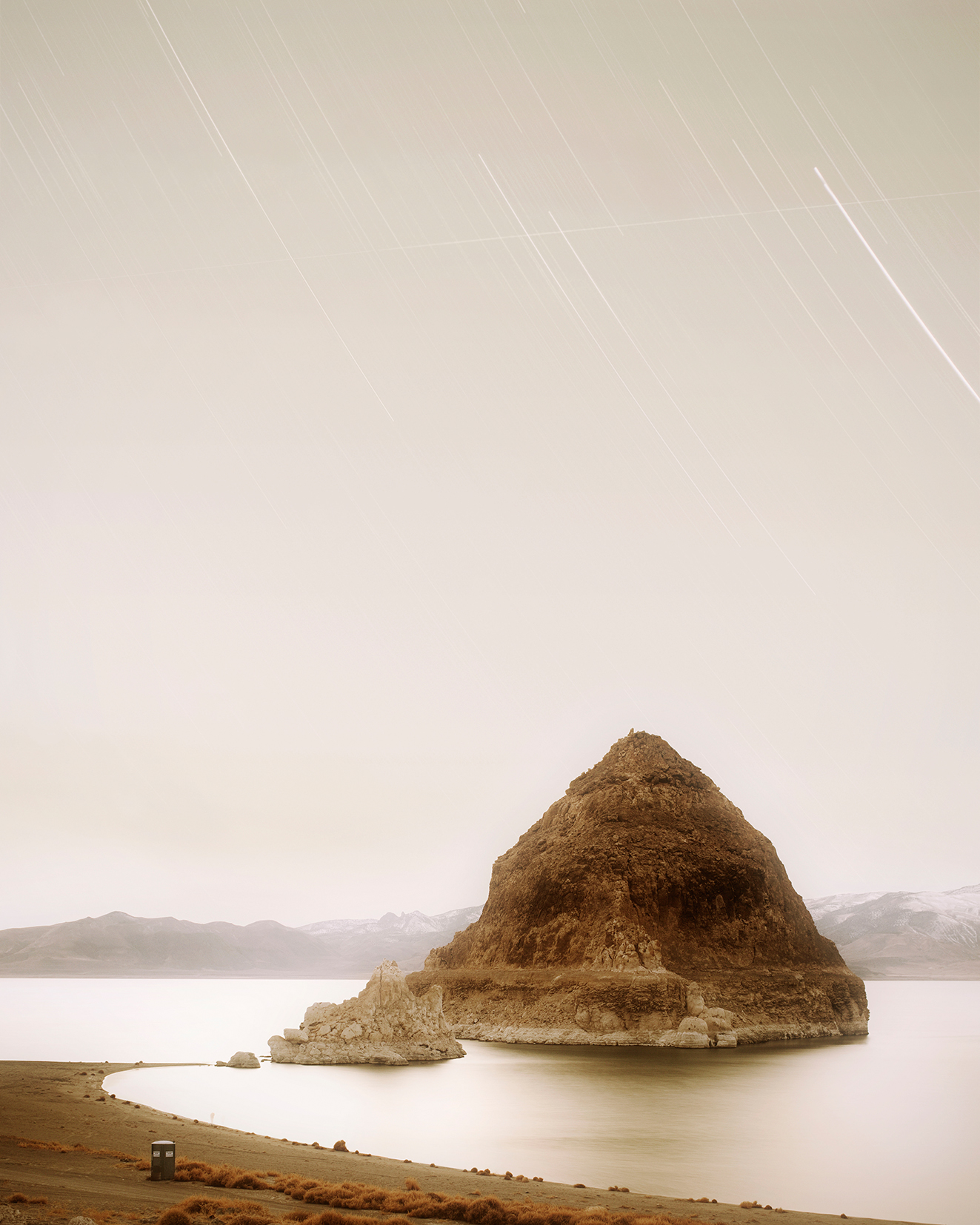  © Trevor Paglen, „DMSP 5B/F4 from Pyramid Lake Indian Reservation Military Meteorological Satellite; 1973-054A“, 2009 