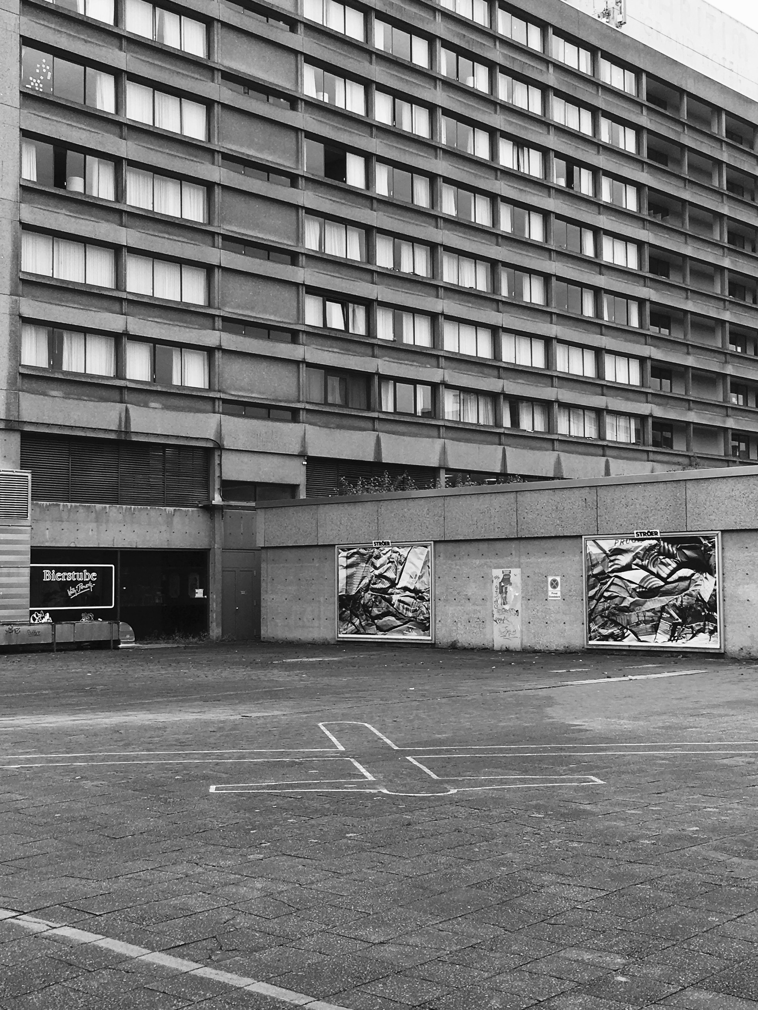 Diana Artus / Billboards, James Bridle / drone shadow