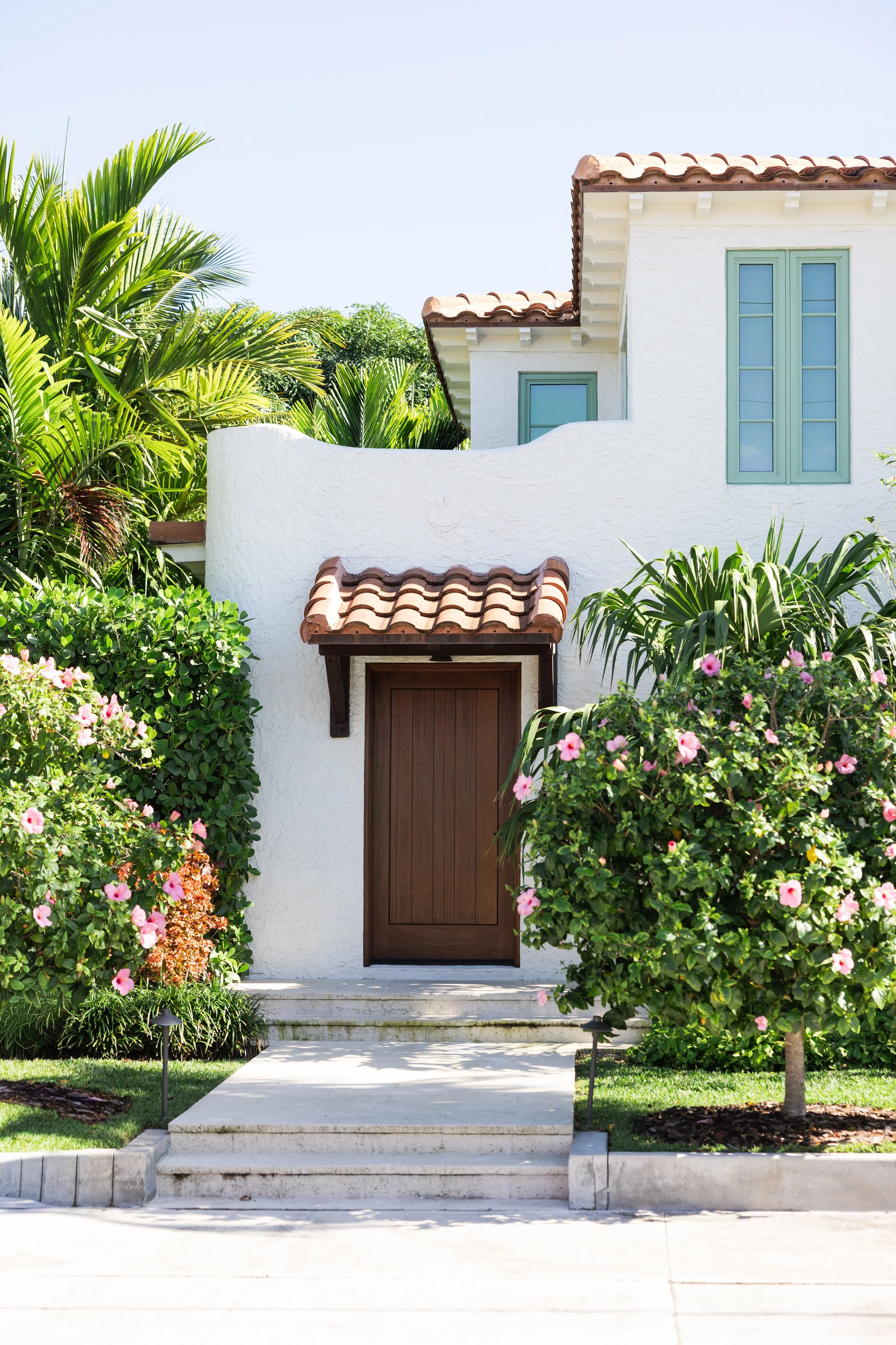 Lakeside Drive property view showing the home exterior, outdoor setting, and surrounding residential landscape.