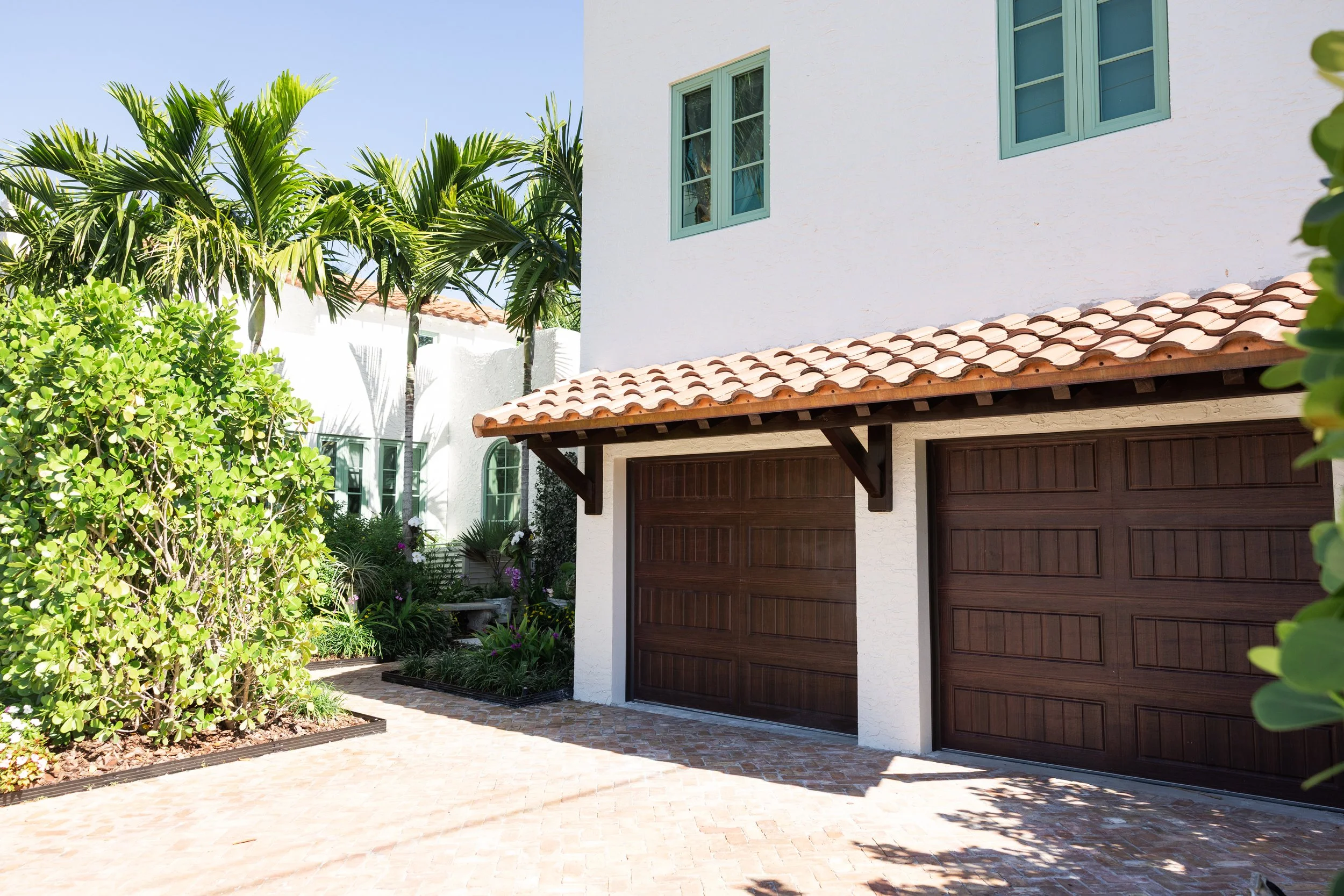 Lakeside Drive home view showing exterior details, outdoor living features, and landscaped surroundings.