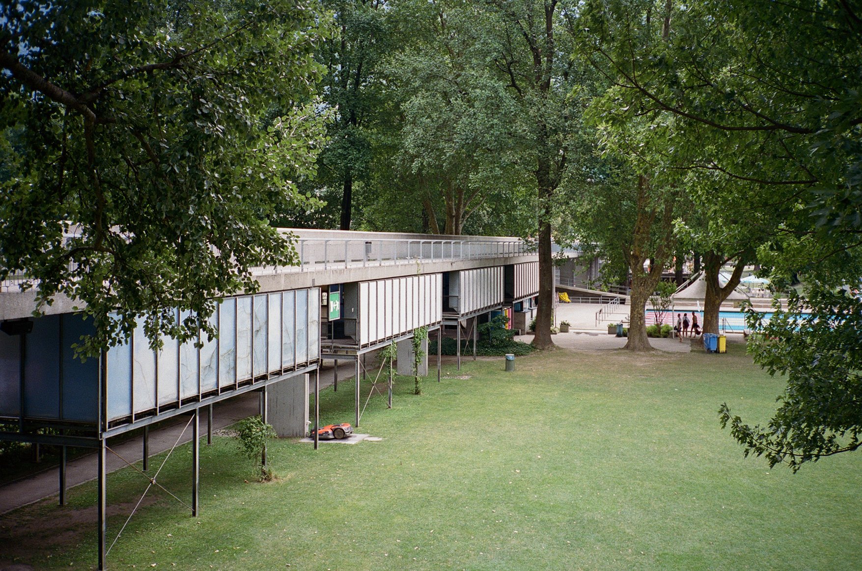 00009864_008.jpg