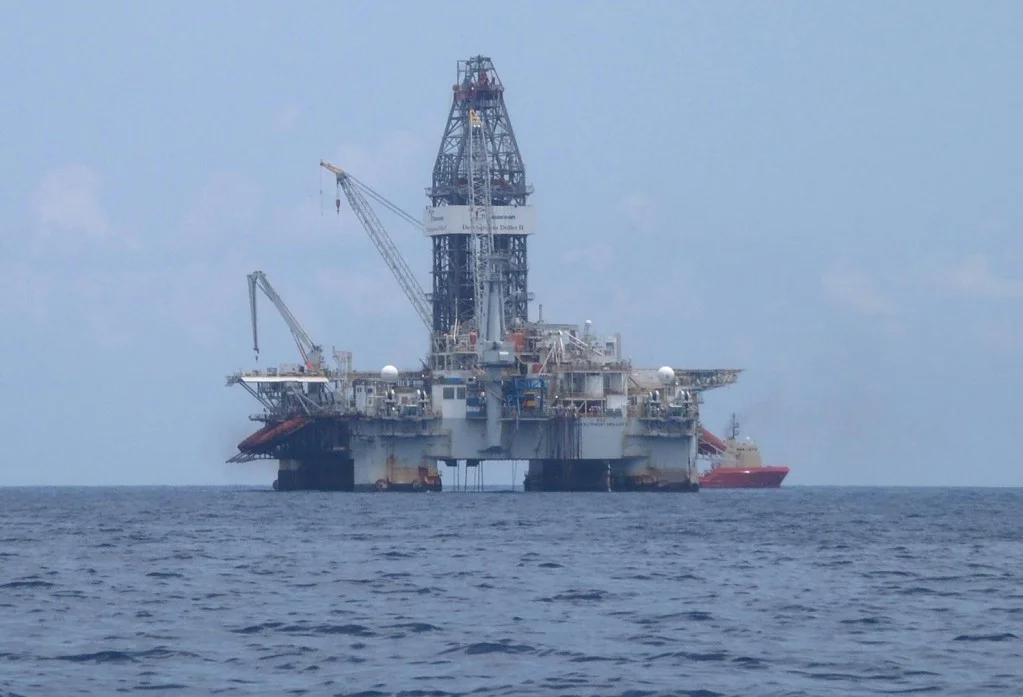 Rig drilling a relief well