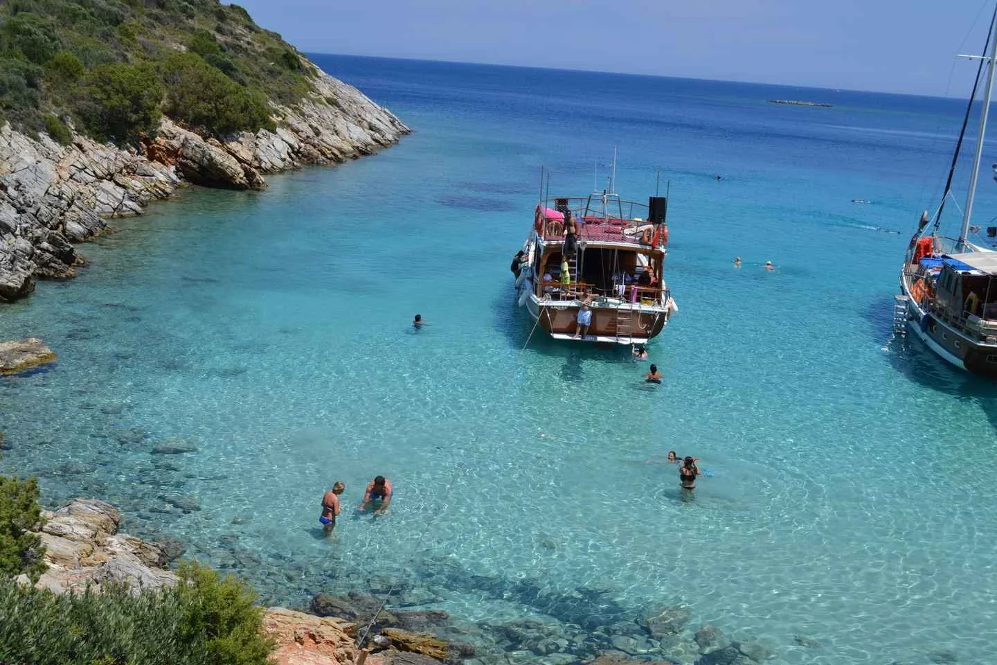 beach boat.jpg