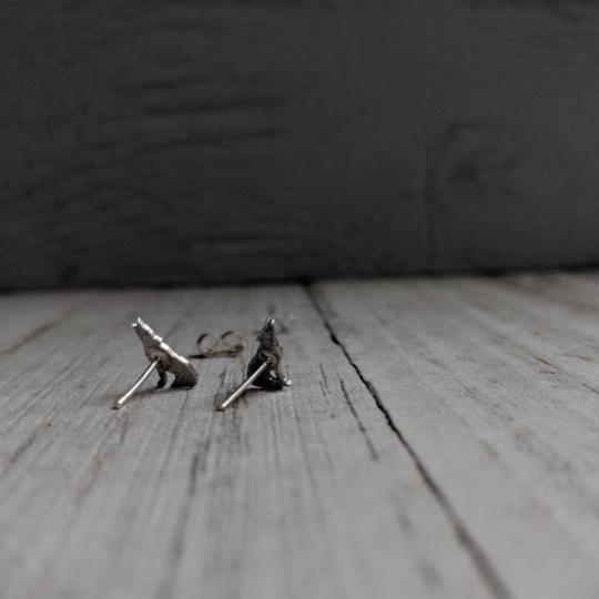 ckj-wolf-earrings-back.png