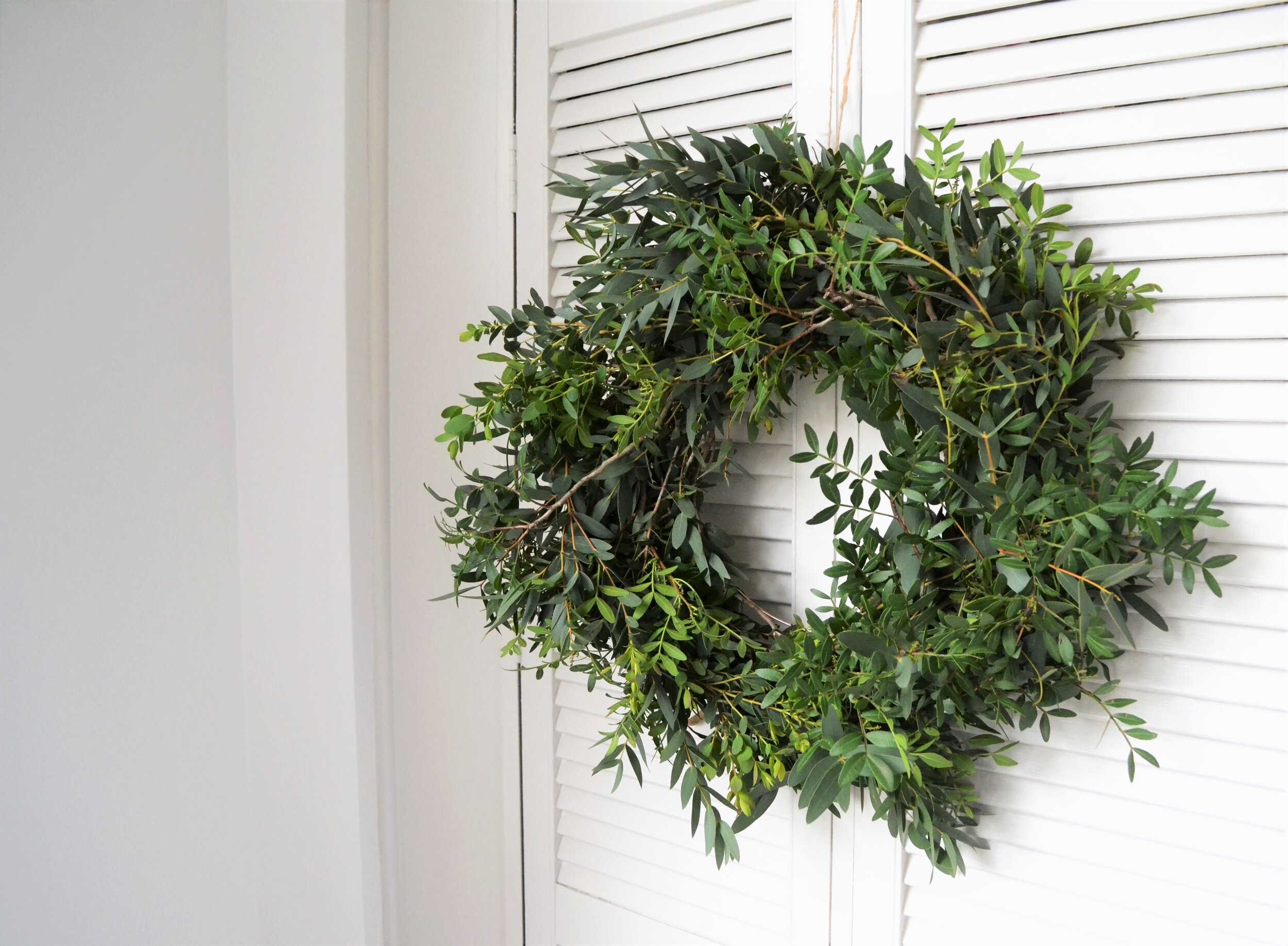 How to Make a Foliage Wreath