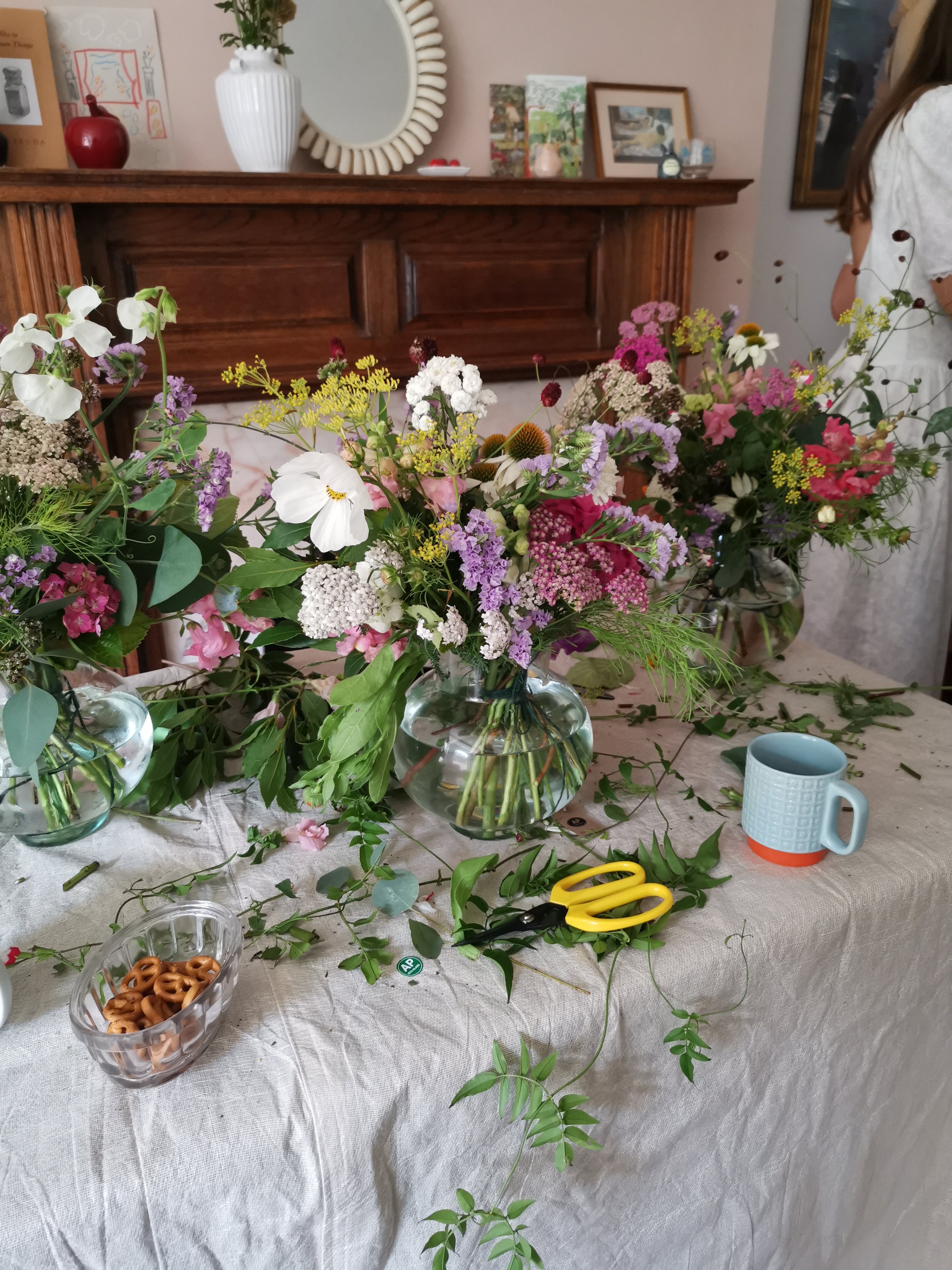 flower arranging in a vase workshop Brighton Webb and Farrer6.jpg
