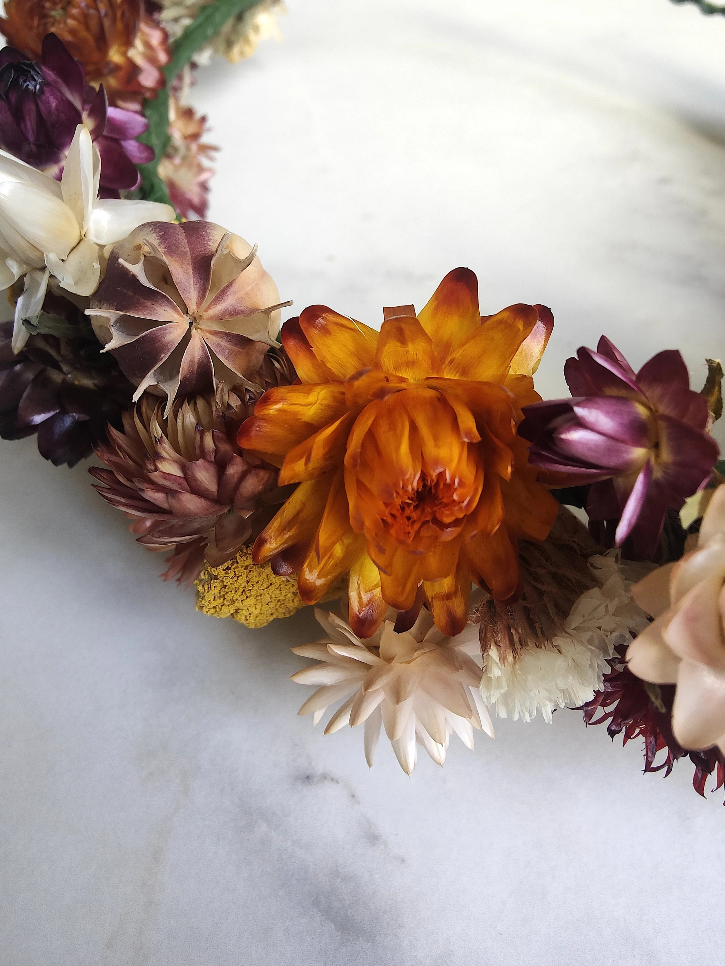 DIY Dried Flower Crown Box in rust, terracotta plum and beige. Learn