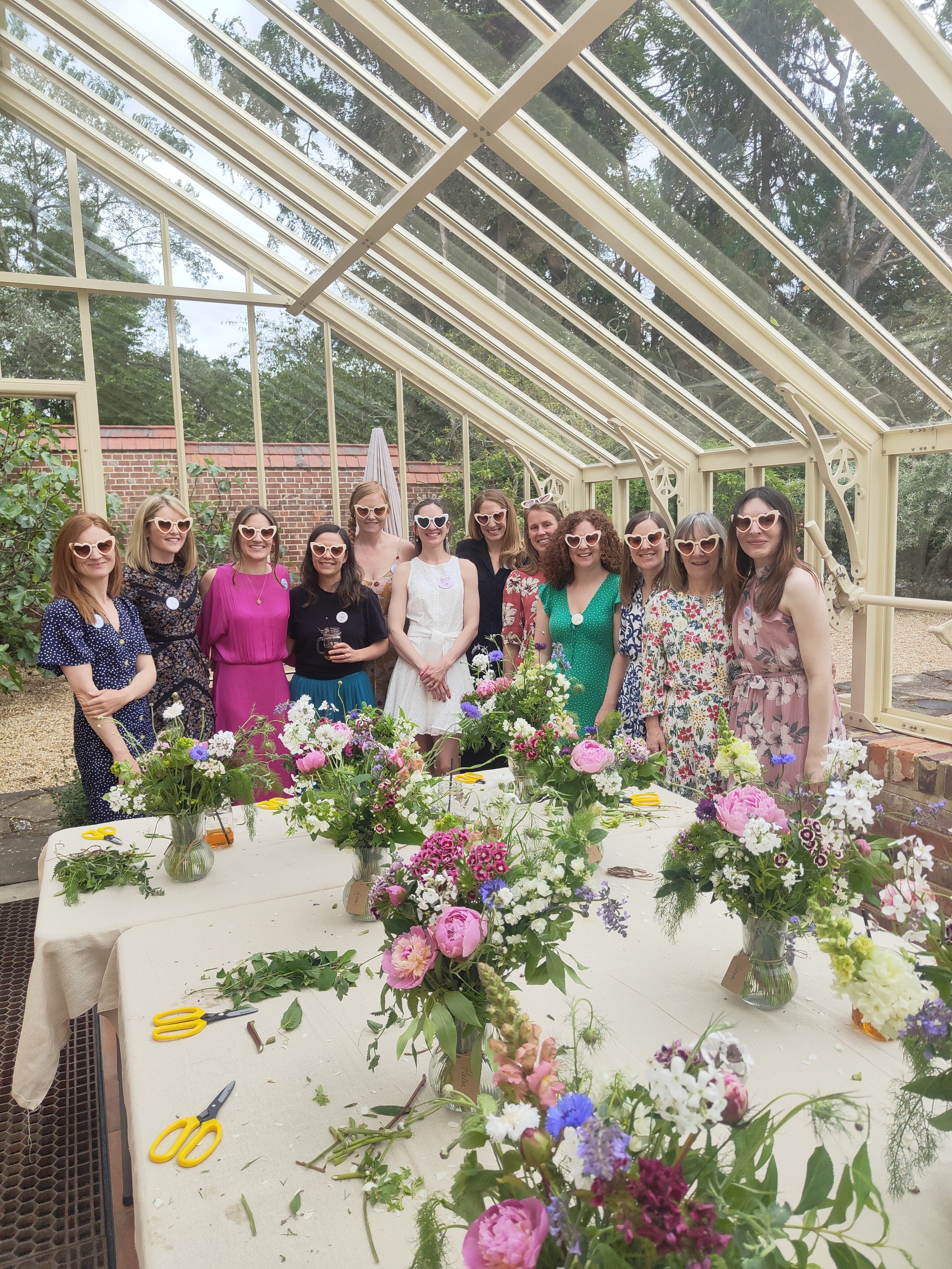 fresh vase of flowers workshop webb and farrer Brighton hen party-20.jpg