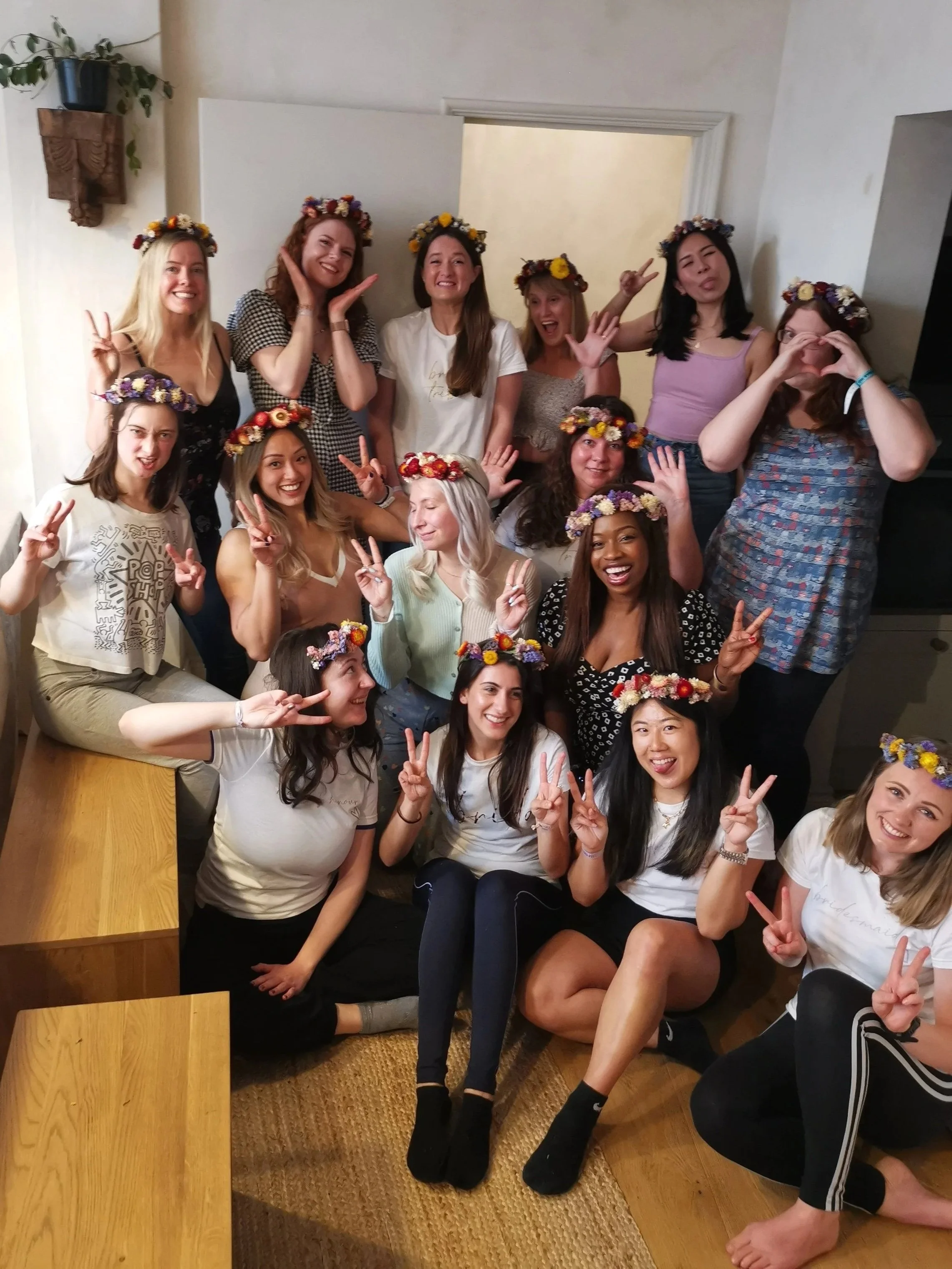 webb%2Band%2Bfarrer%2Bdried%2Bflower%2Bcrown%2Bworkshop%2Bhen%2Bparty%2Bbrighton%2Bactivity3.jpg
