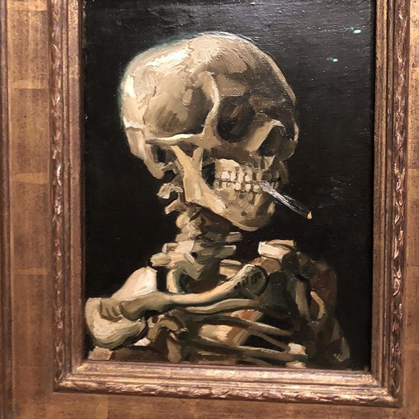 Vincent for the weekend
.
#bones #smoke #postimpressionism  #happyhalloween #friends 
.
From @vangoghmuseum via @vitoschnabelgallery