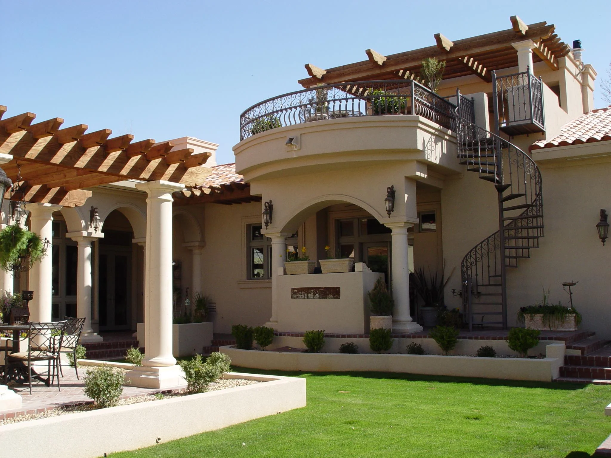 Carameros Residence
