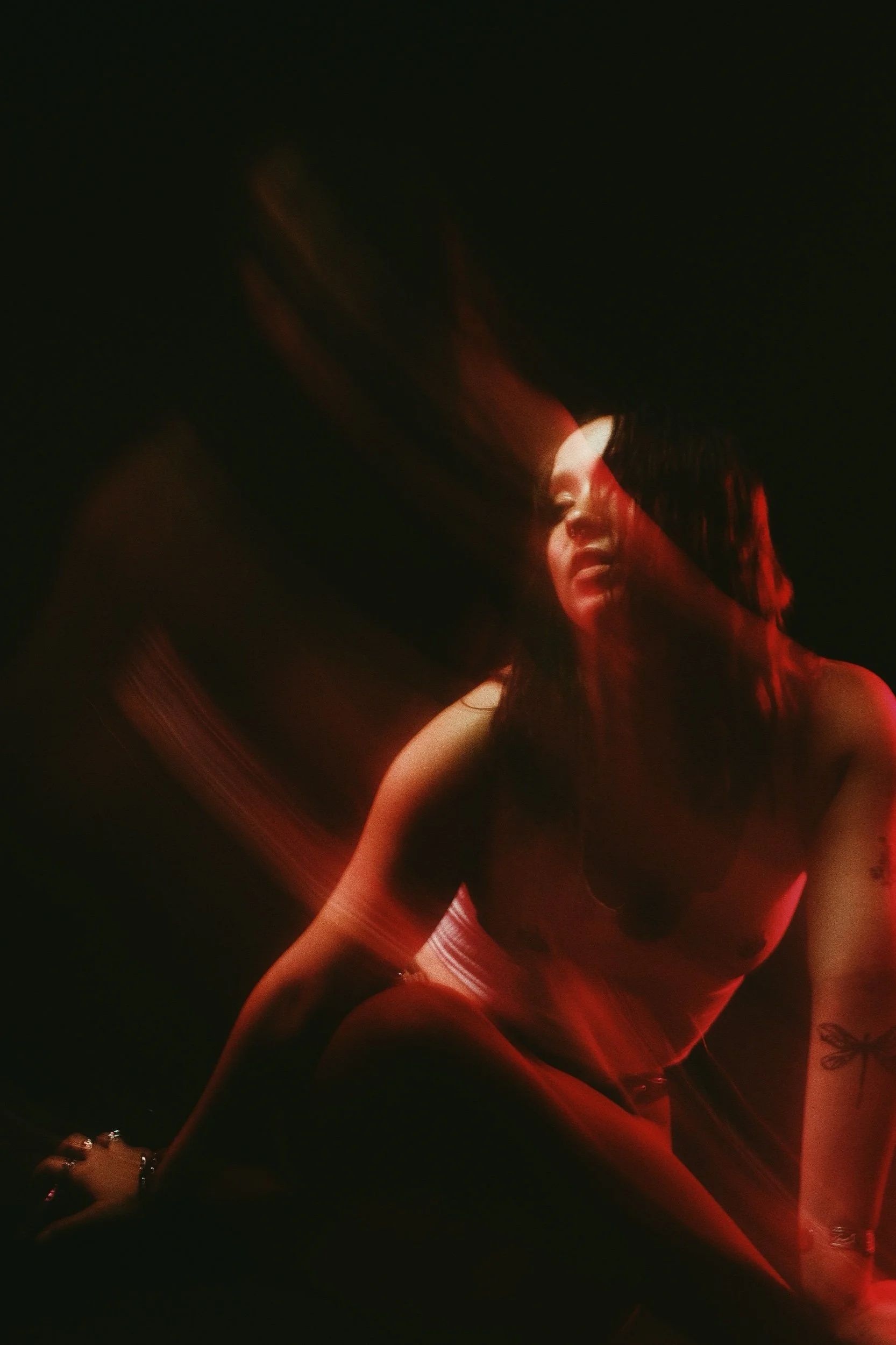 PREMIERE: Ashlynn Malia shares debut LP ‘MALIA’ with focus track ‘Villain’