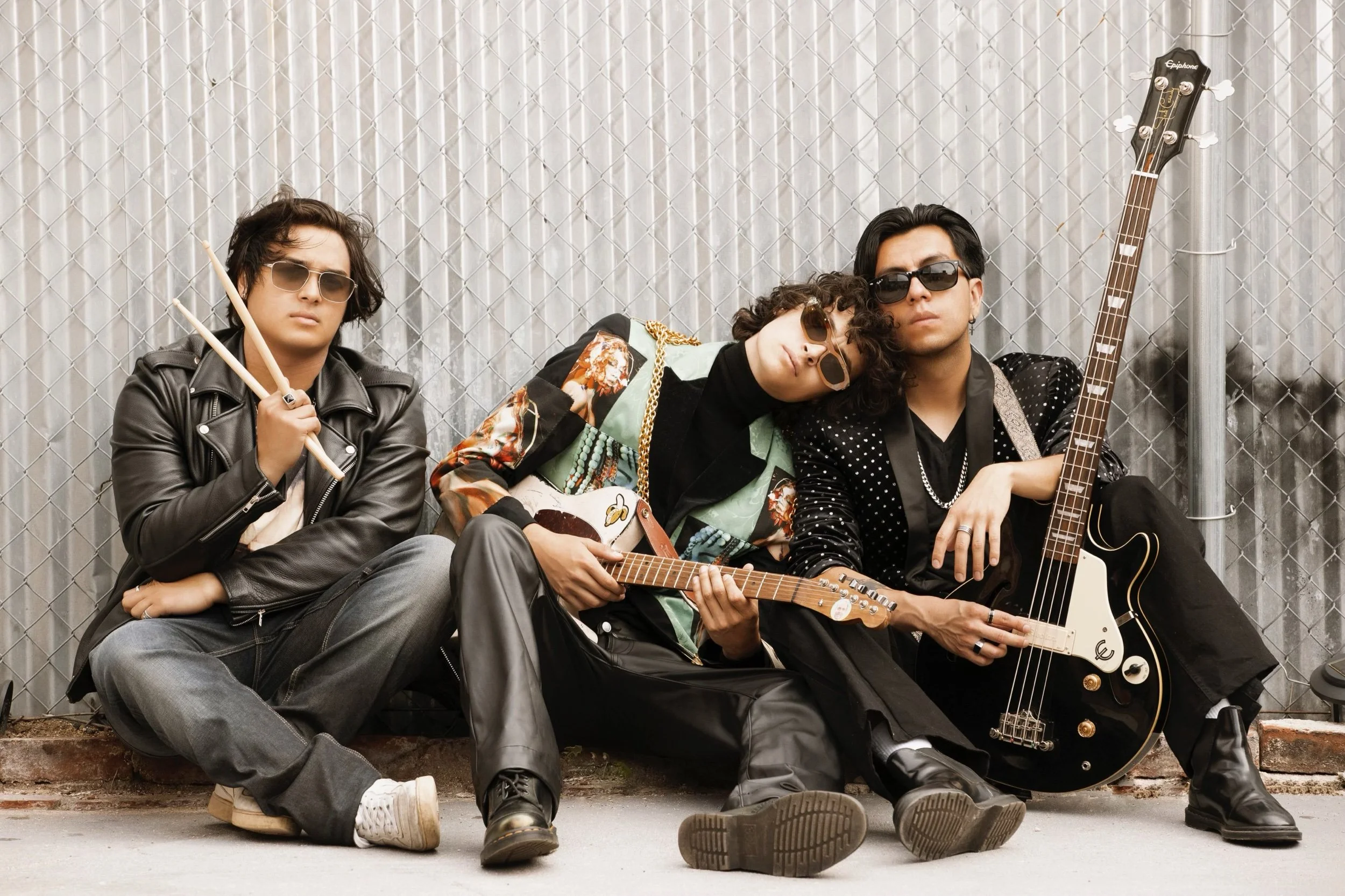 StrateJacket Let Loose and Tease EP with ‘Be My Drug’ and ‘Bad Start’