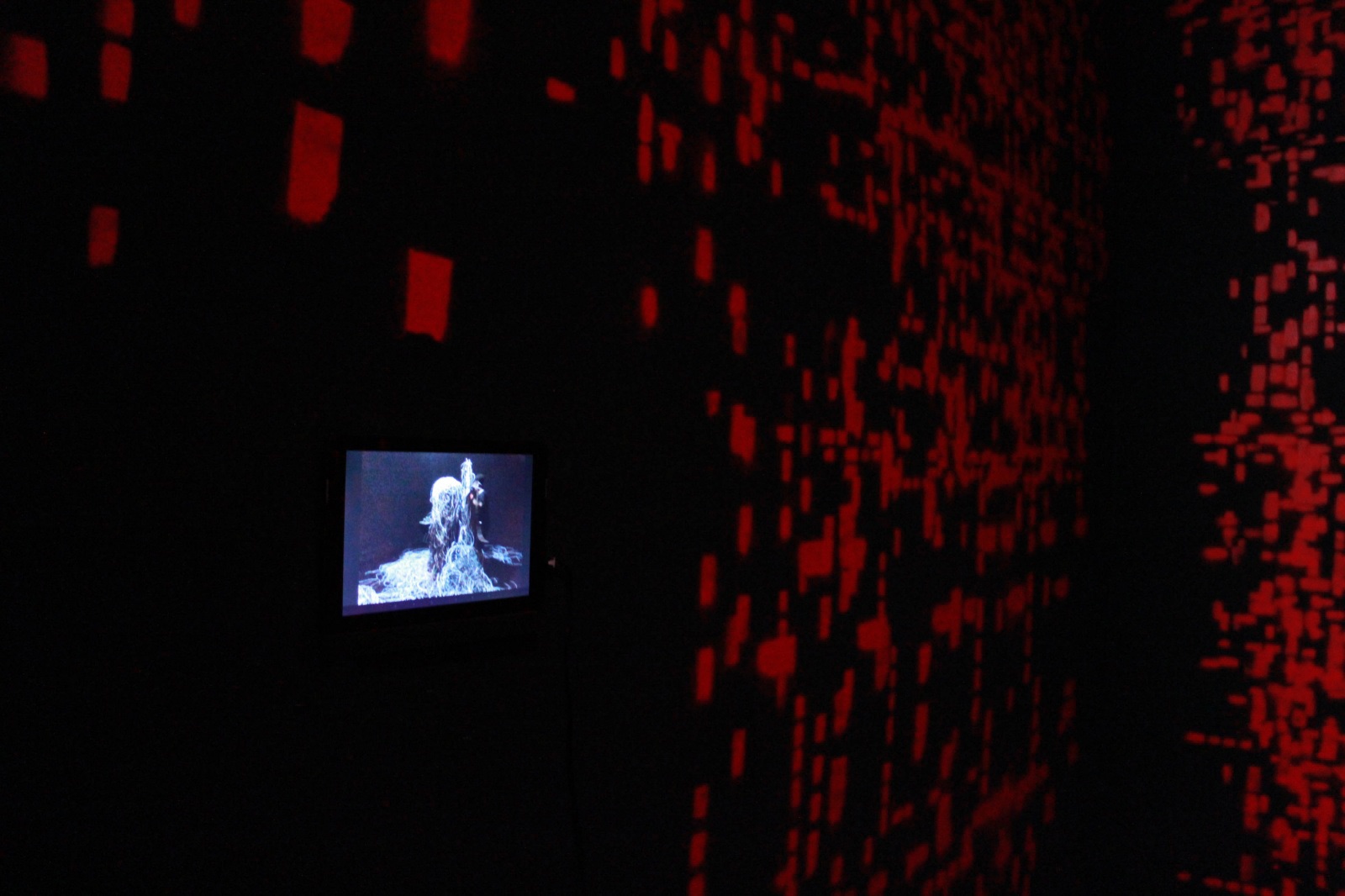 adn_neon_soundsistema_antonio_jose_guzman_museum_contemporary_art_panama_18.jpg
