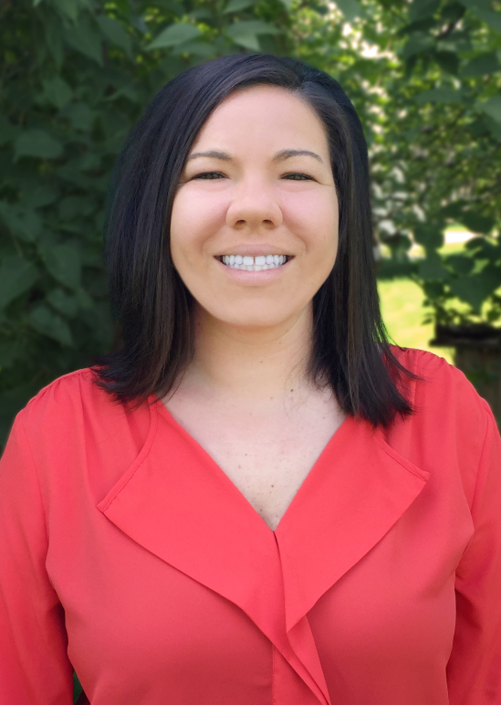 Katie Glanz headshot.png