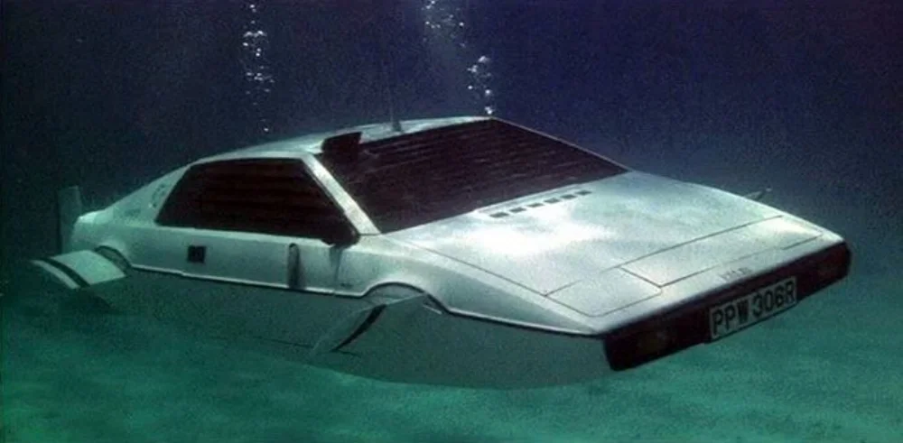 LotusEsprit_01_700.jpg