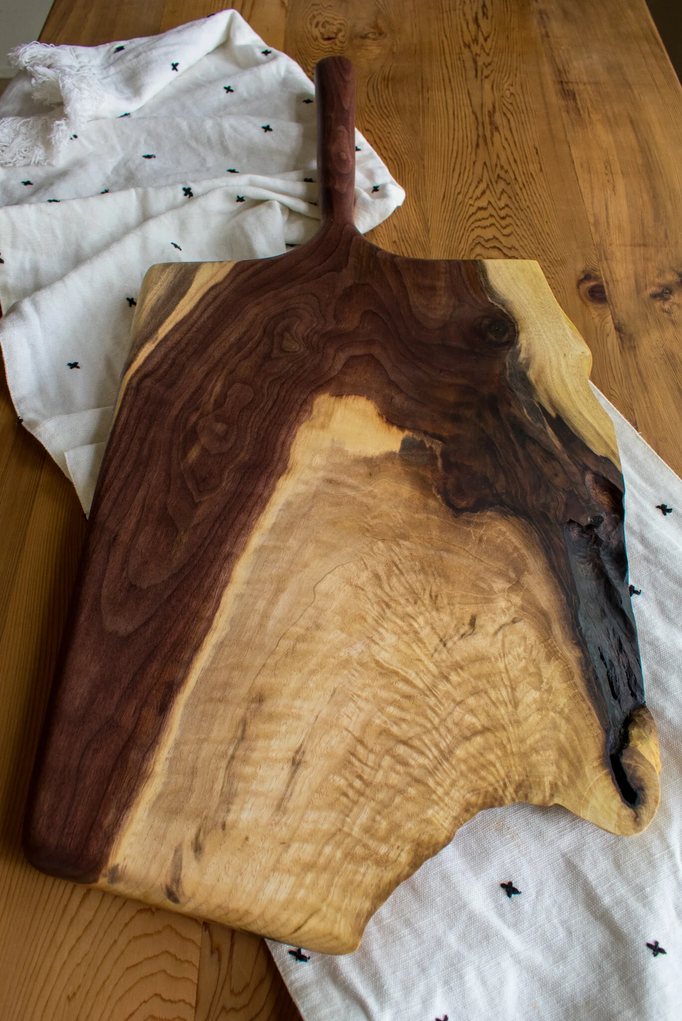 Live Edge Charcuterie Board (Walnut)