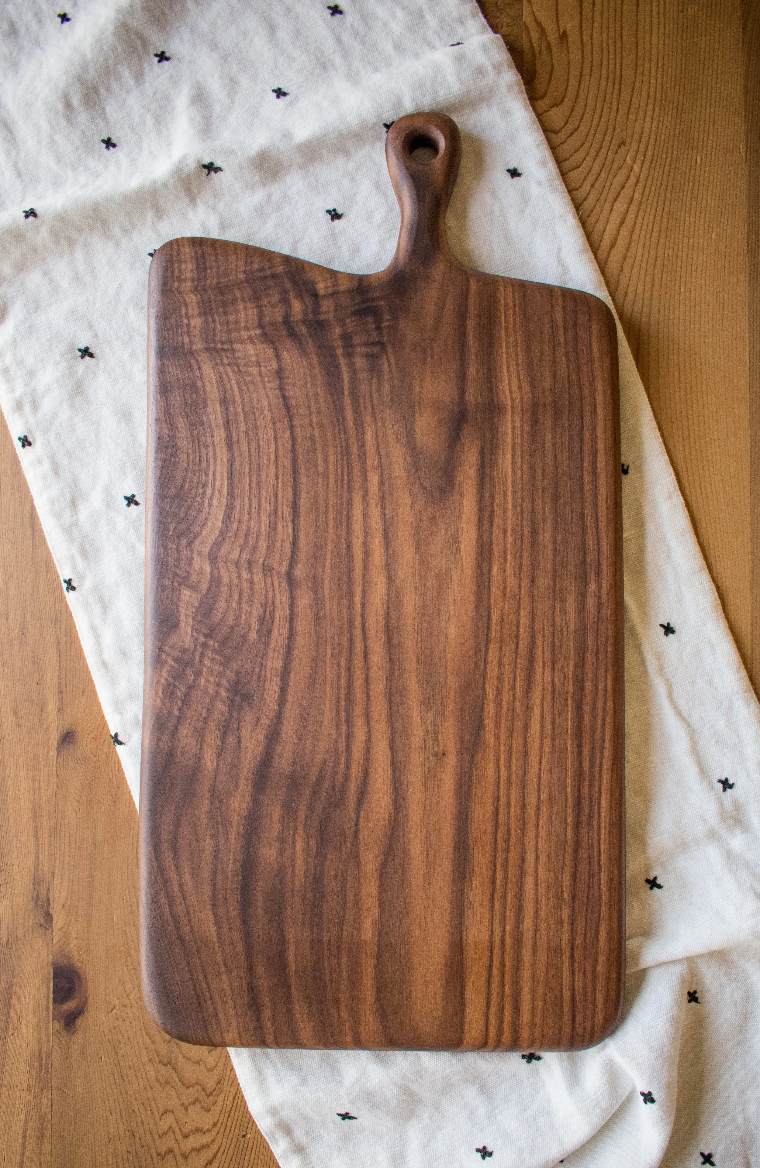 Charcuterie Board (Walnut)