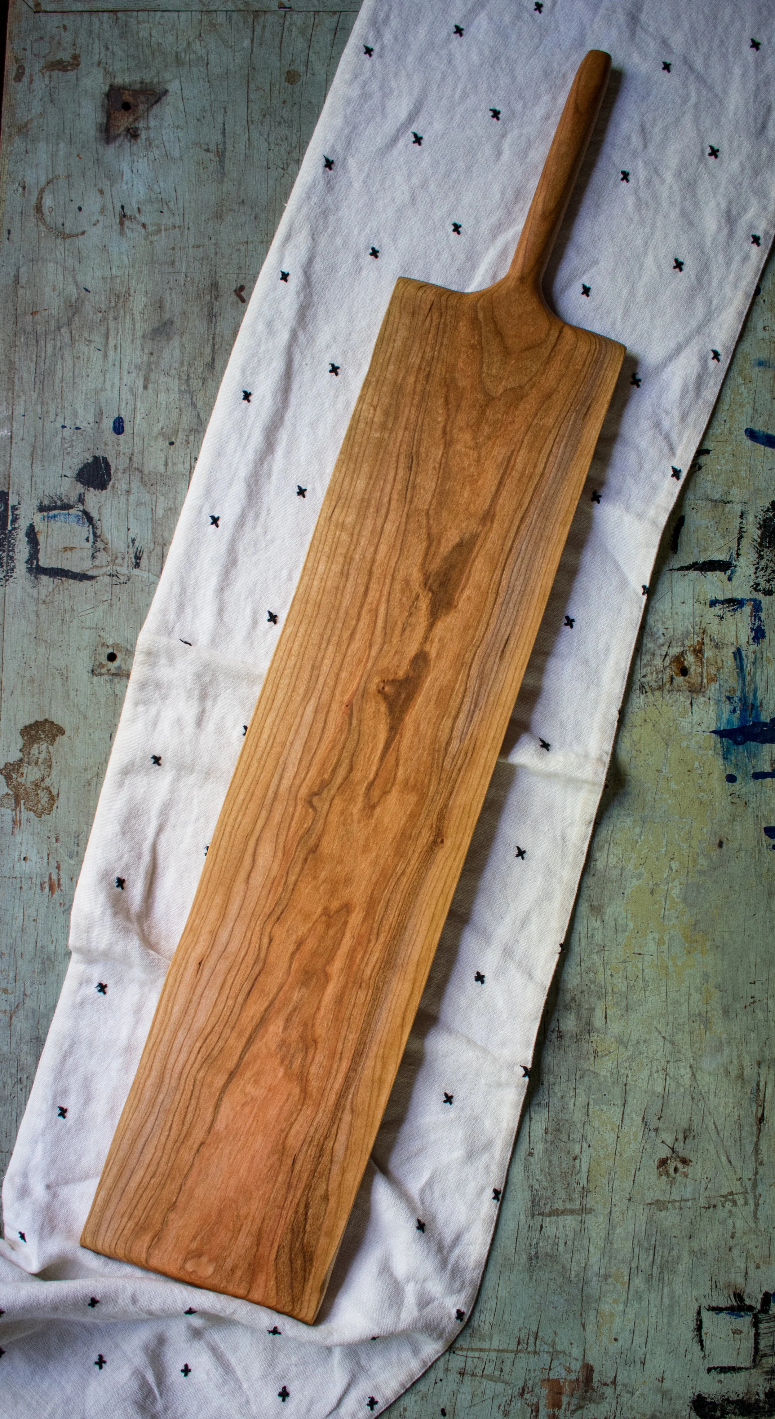 Extra Long Handled Charcuterie Board (Cherry)