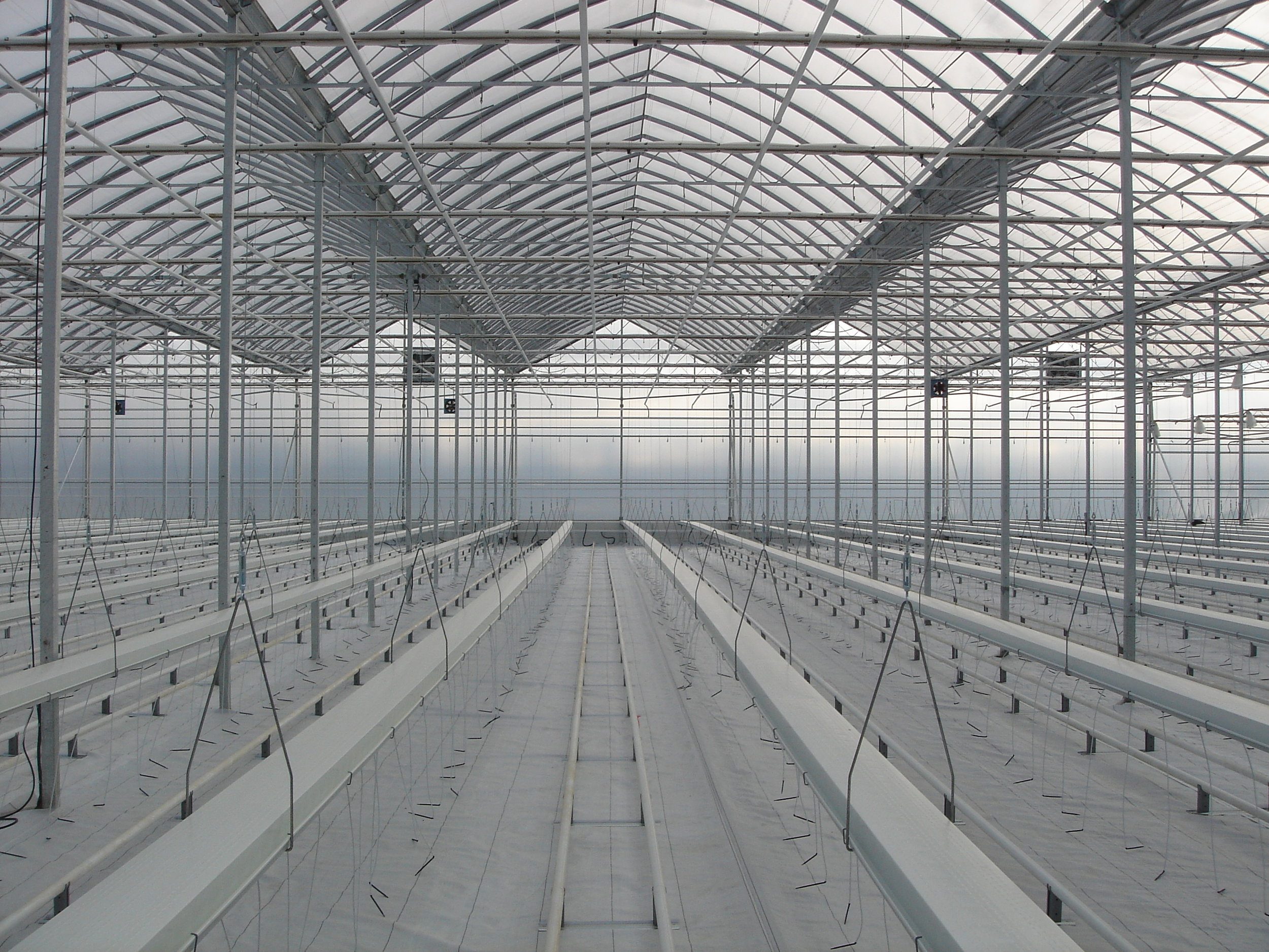 SOLARIG 140 Premium Greenhouse Plastic Wide Woven 4.1 oz/yd 8 ft 
