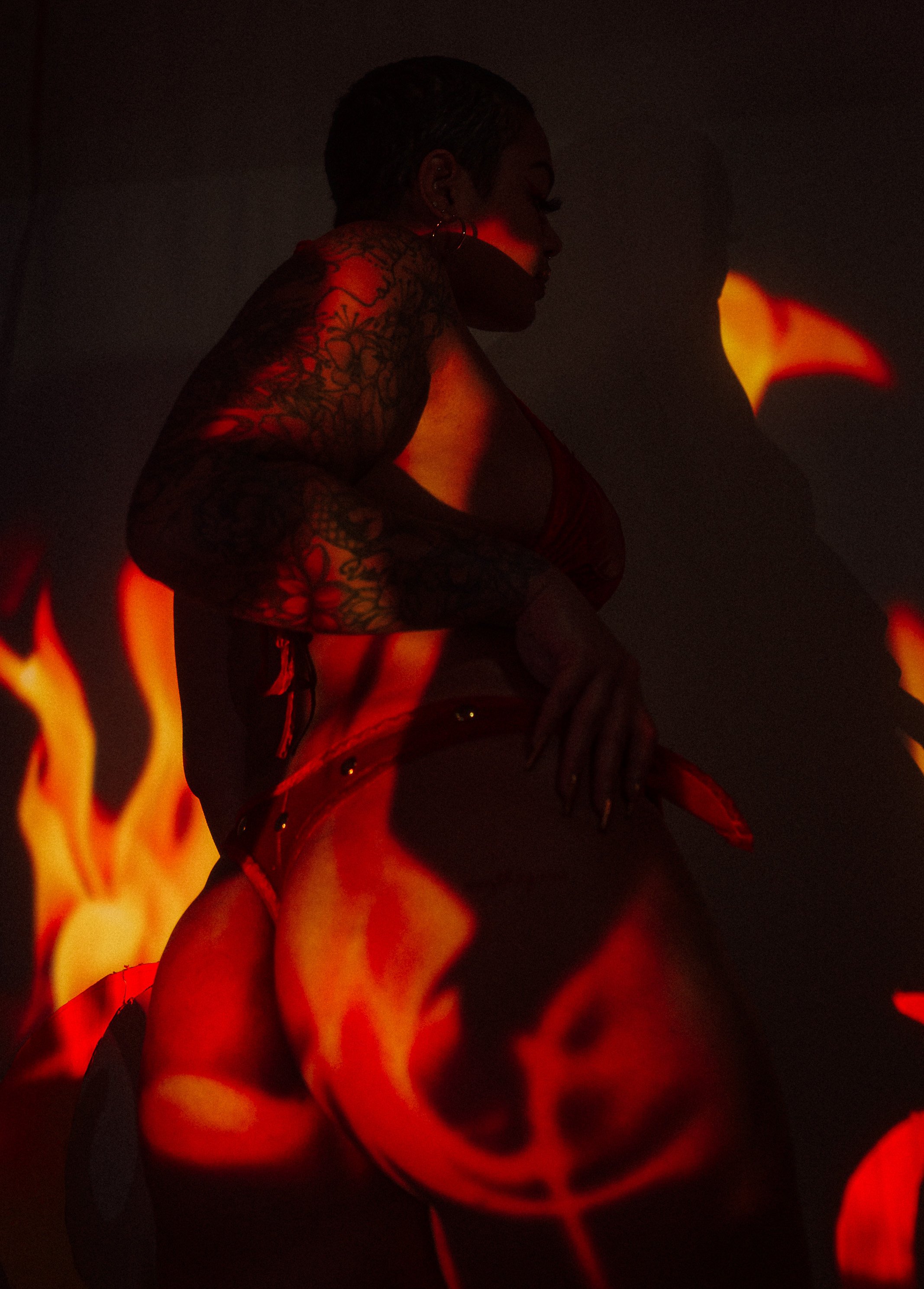 211126_229-Boudoir-Photography-Calgary-Cally_Nicole.jpg