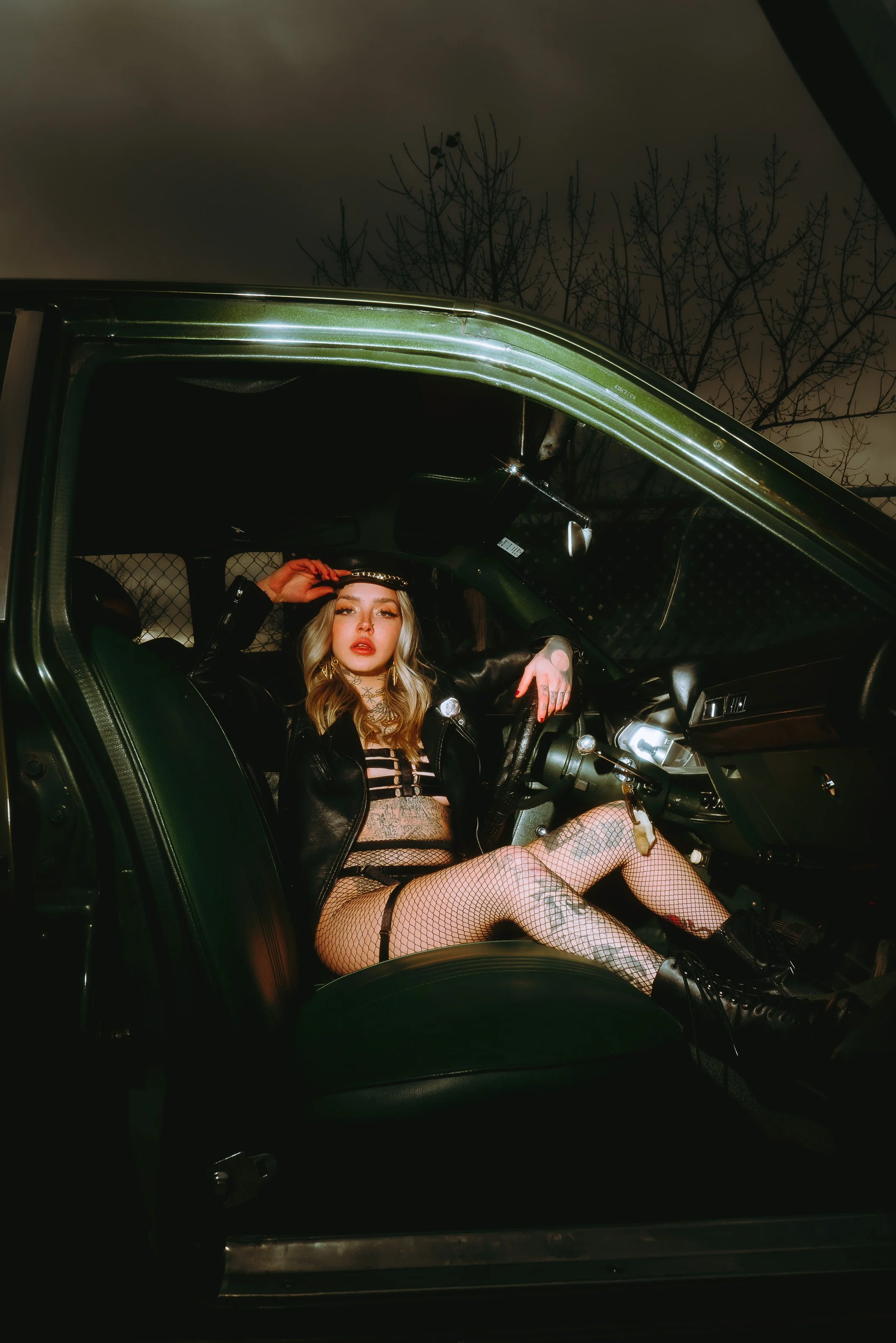 211126_985-Boudoir-Photography-Calgary-Cally_Nicole.jpg