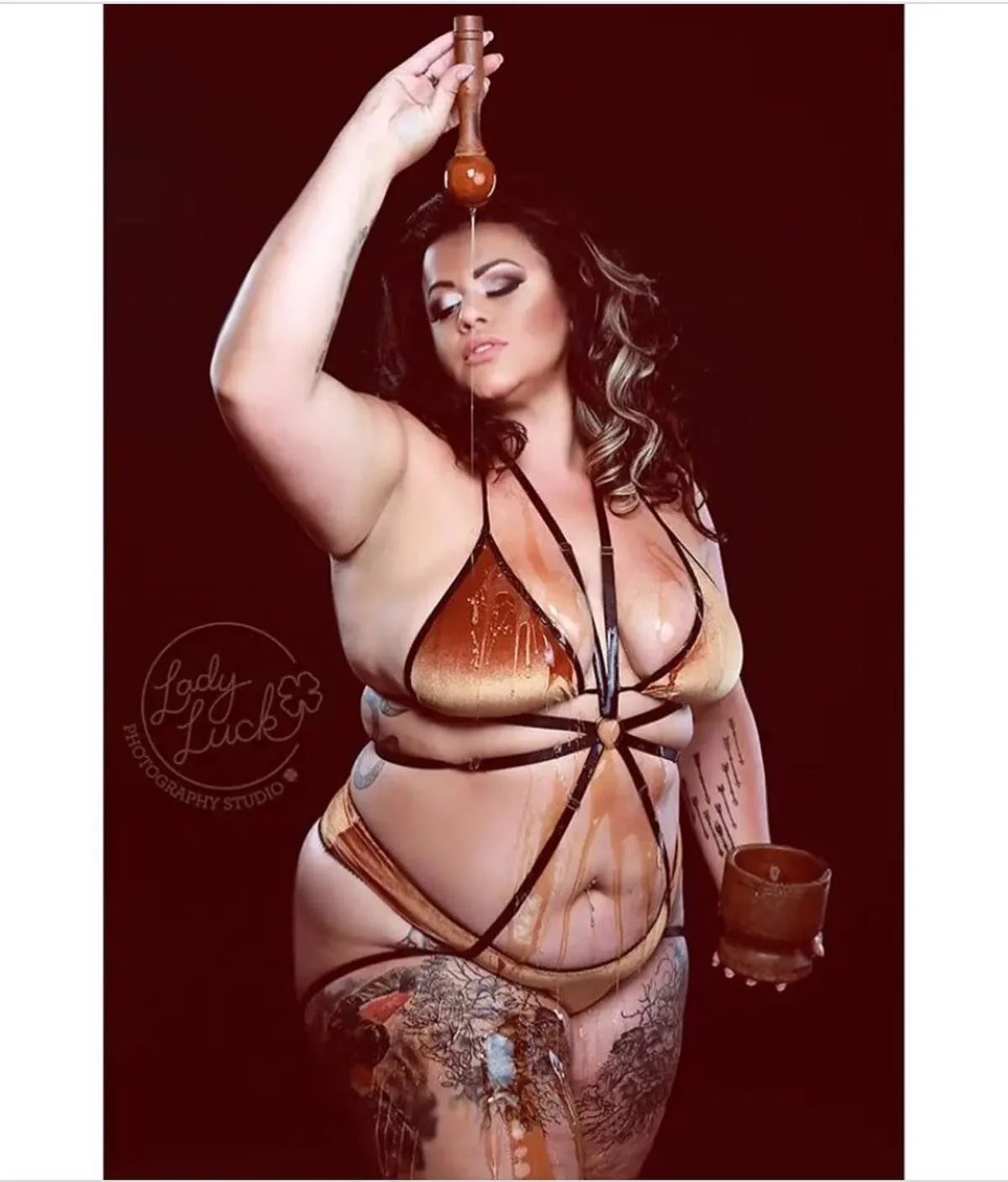 𝘴𝘸𝘦𝘦𝘵 𝘭𝘪𝘬𝘦 ⁠
⁠
@pureivorydotca in her honey velvet set and iris body harness 💦⁠
📸@ladyluckphotographystudio