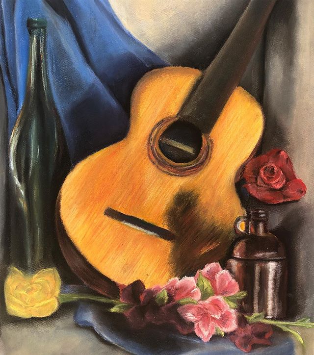 Guitar still life, 🎶⚡️🤘
.
.
.
.
.
.
#nofilter #pastel #pastelart #pastelartist #artfido #artistmafia #artoftheday #artnerd #artistsoninstagram #rembrandtpastels #fightforit #hardone #guitar #roses #bottles