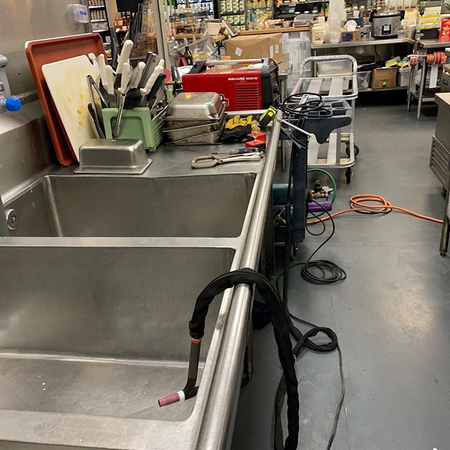 More restaurant stainless. It&rsquo;s nice working on something that&rsquo;s not covered in dirt for a change. #welding #millerwelders #mobilewelding #stainlesssteel #instawelder