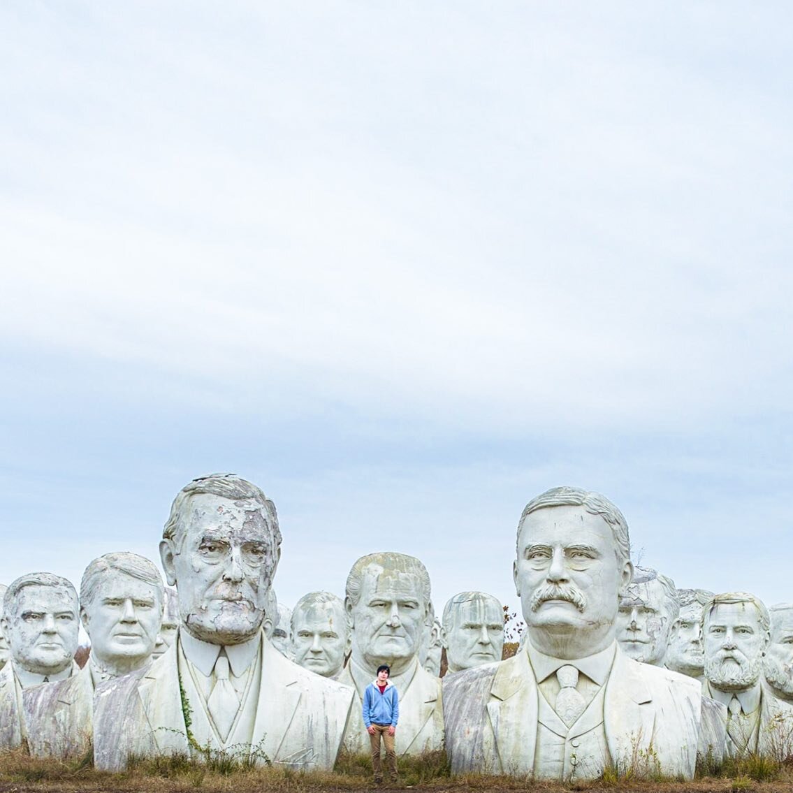 We visit the infamous Presidents Heads in Virginia. These 43 20 ft high busts of the US Presidents sit on a farm and can only be seen by a private tour - check out the latest Tales from the Trail on the website  for details on our experience and how 