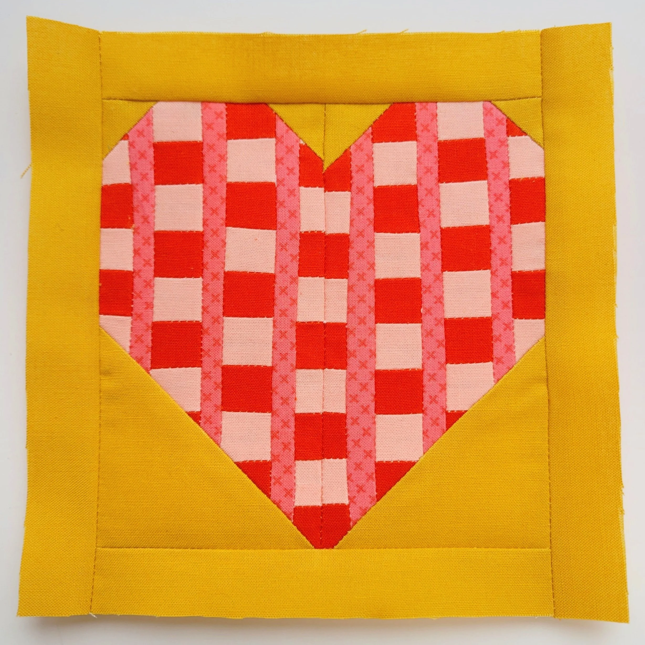 CheckerboardHeartQuiltBlock-Lauras-Studio.jpg