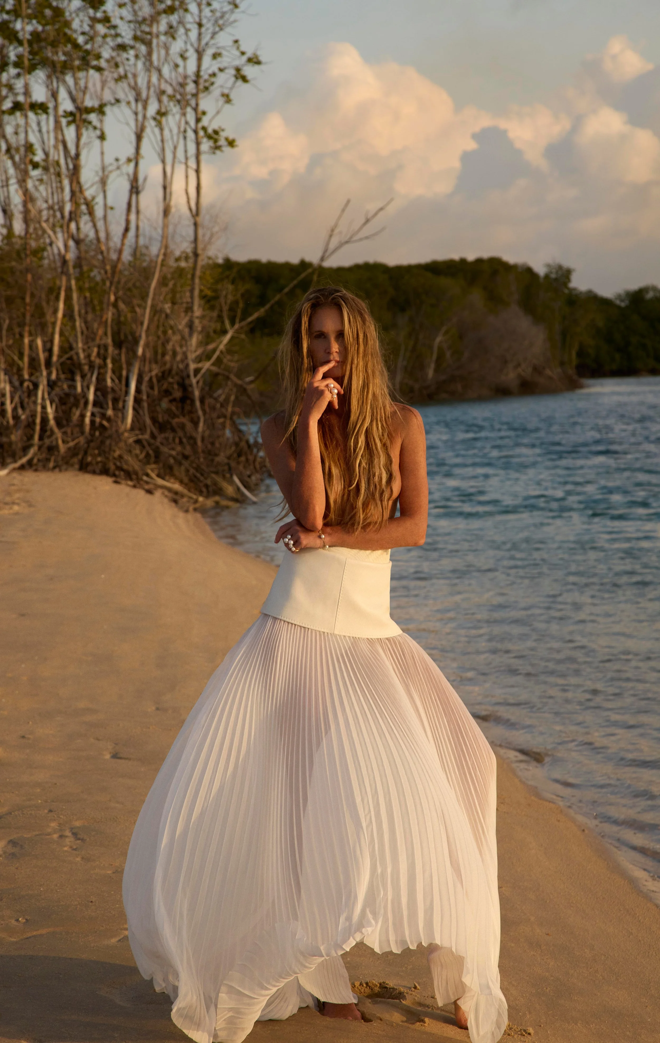Simon-Upton-Elle-Macpherson-Harpers-Bazaar-9.jpg